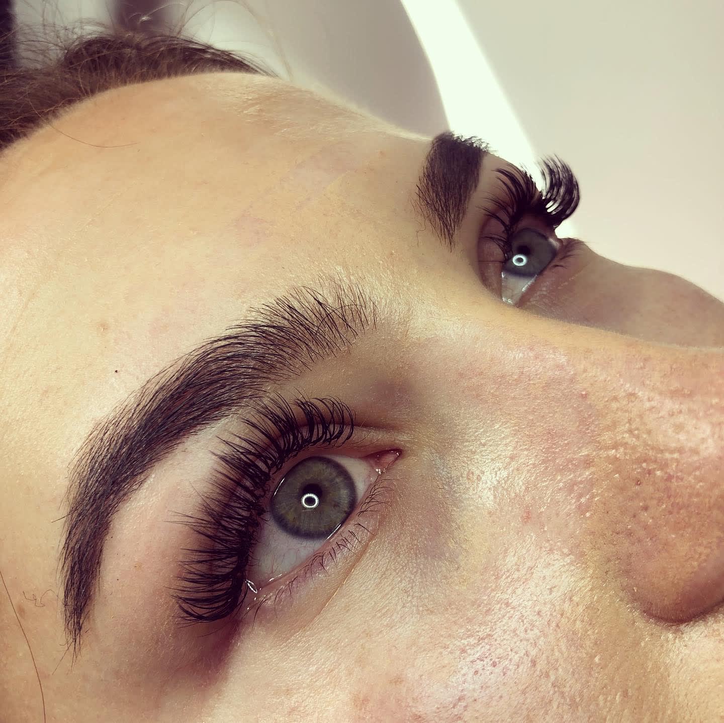 Wimperextensions en wimperlift
