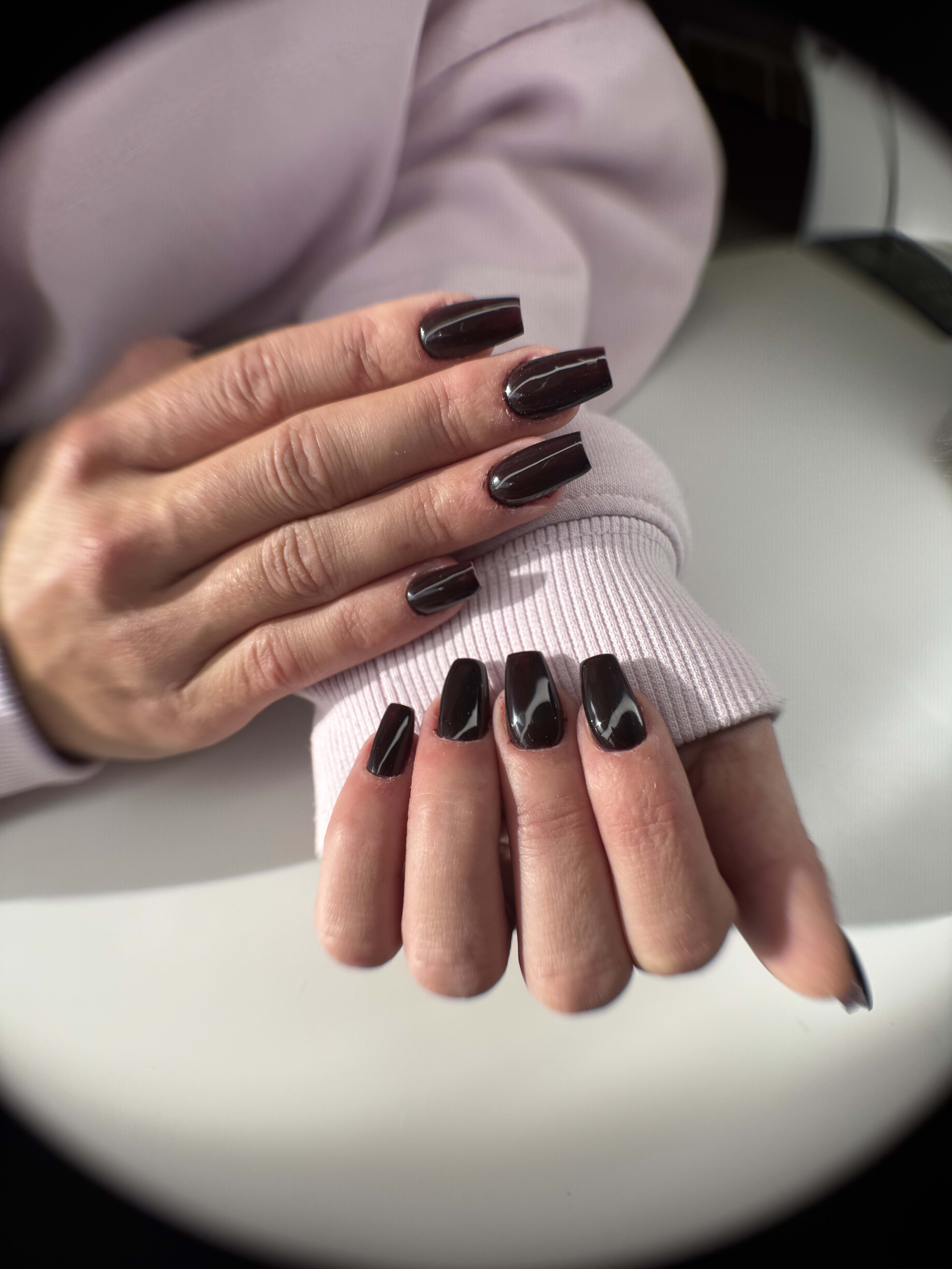 Verzorgde, glanzende nagels bij De Glameleon in Bleiswijk