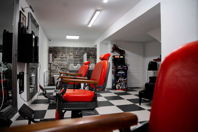 La Galerie Photos Du Salon De Coiffure Et Barbershop Chez Max à Bayeux 