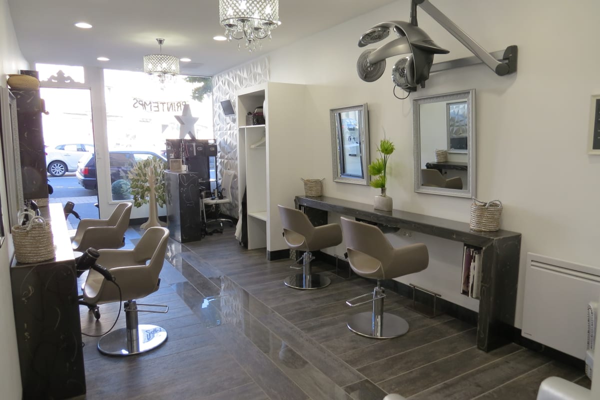 Le Salon De Coiffure Mixte Lafayette Au Puy En Velay En Haute Loire