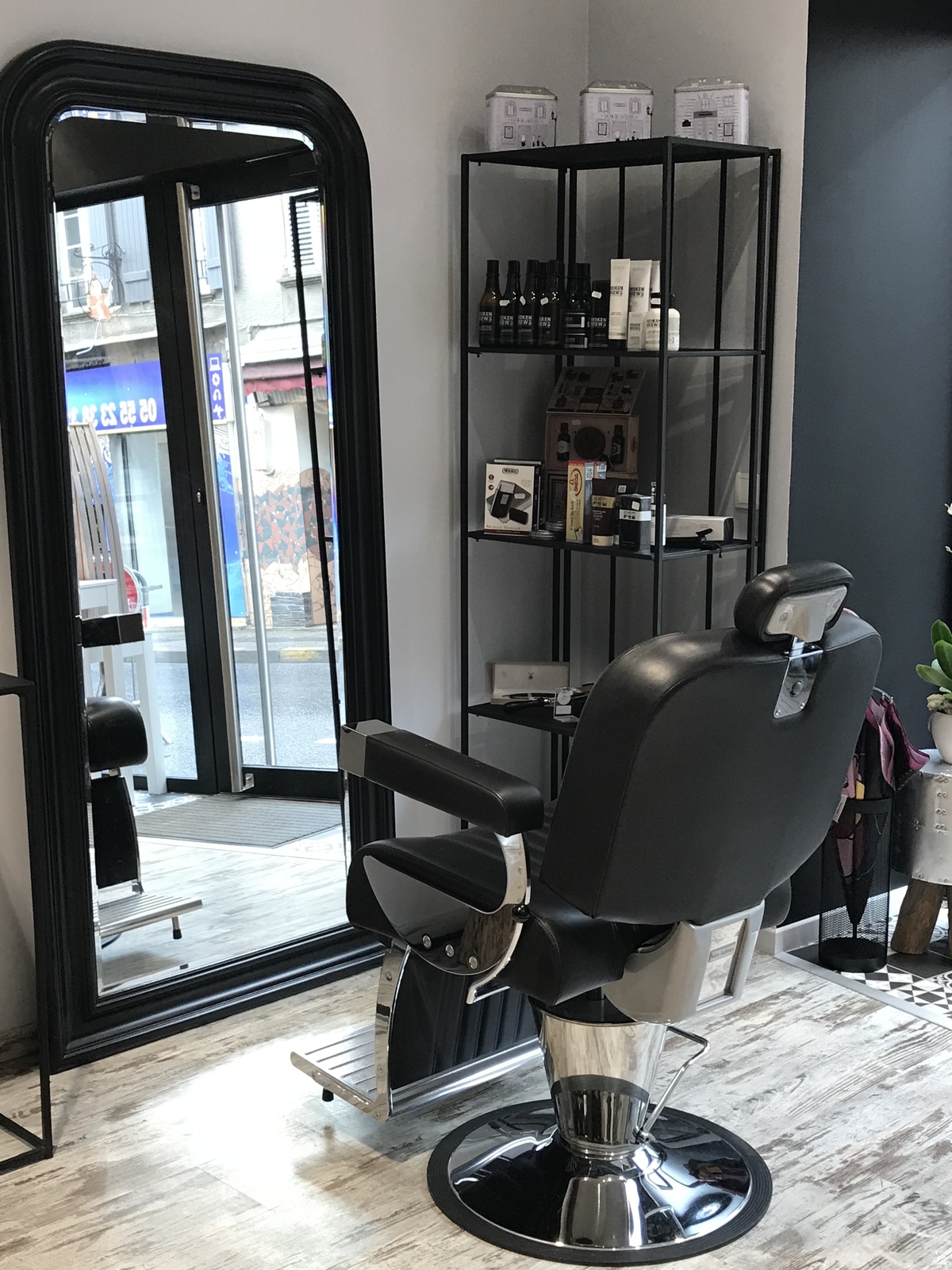 Le Salon De Coiffure Mixte Le Studio De Sandrine A Objat