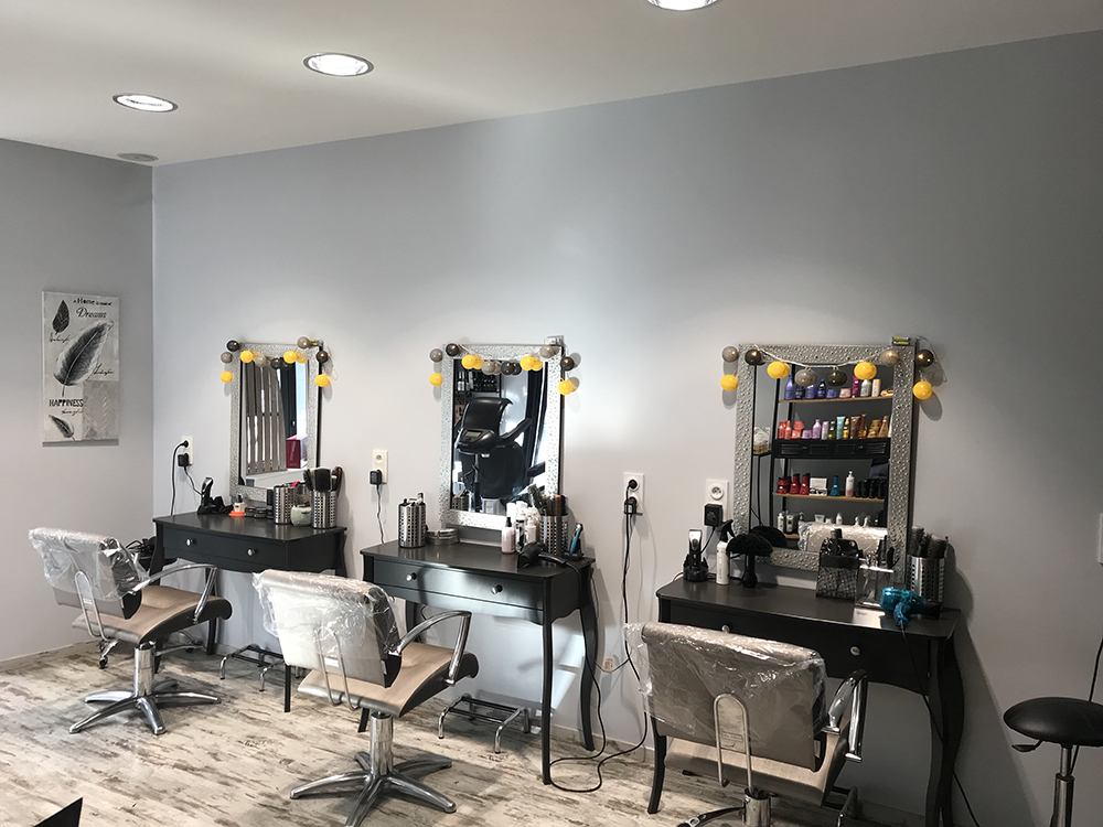 Le Salon De Coiffure Mixte Le Studio De Sandrine A Objat