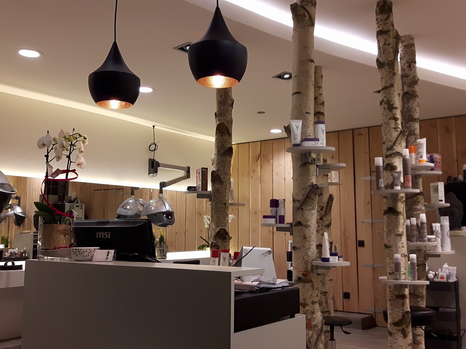 Salon de coiffure à Tournai - (7500)