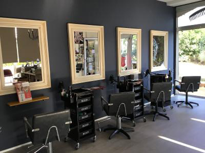 La Cour Des Arts Salon De Coiffure Mixte Et Barbier A Istres 13800