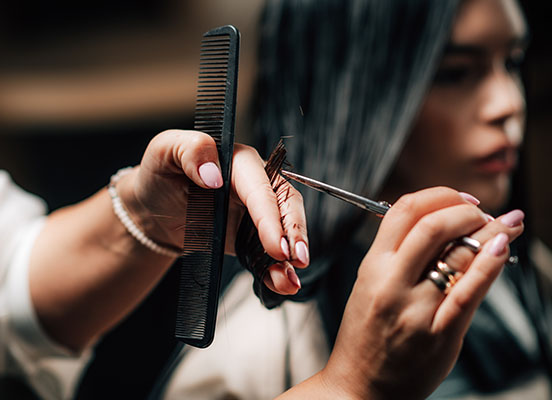 Chris R Salon De Coiffure Mixte A Bruges 33520