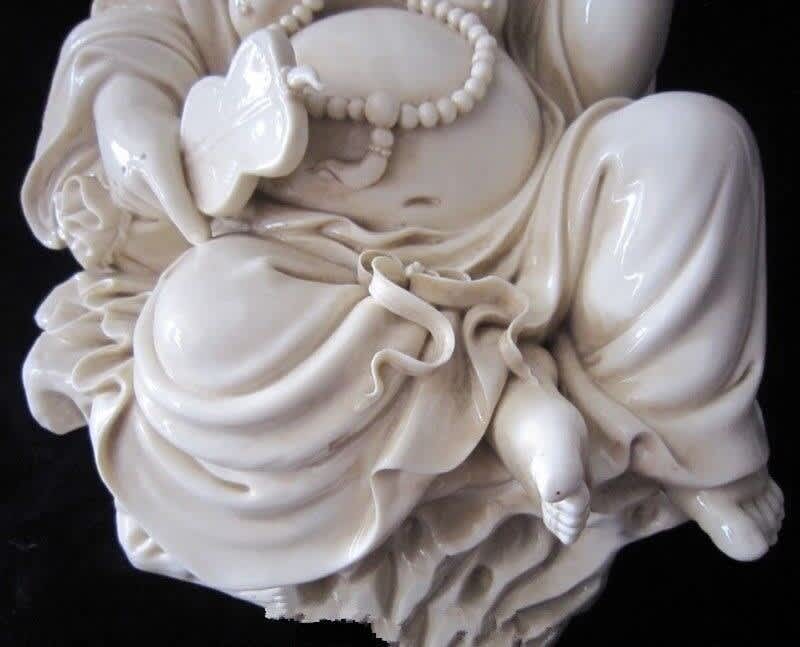Porcelana blanca dehua de 13 pulgadas, Buda que ríe, cómoda, China Porcelana blanca dehua de 13 pulgadas, Buda que ríe, cómoda, China