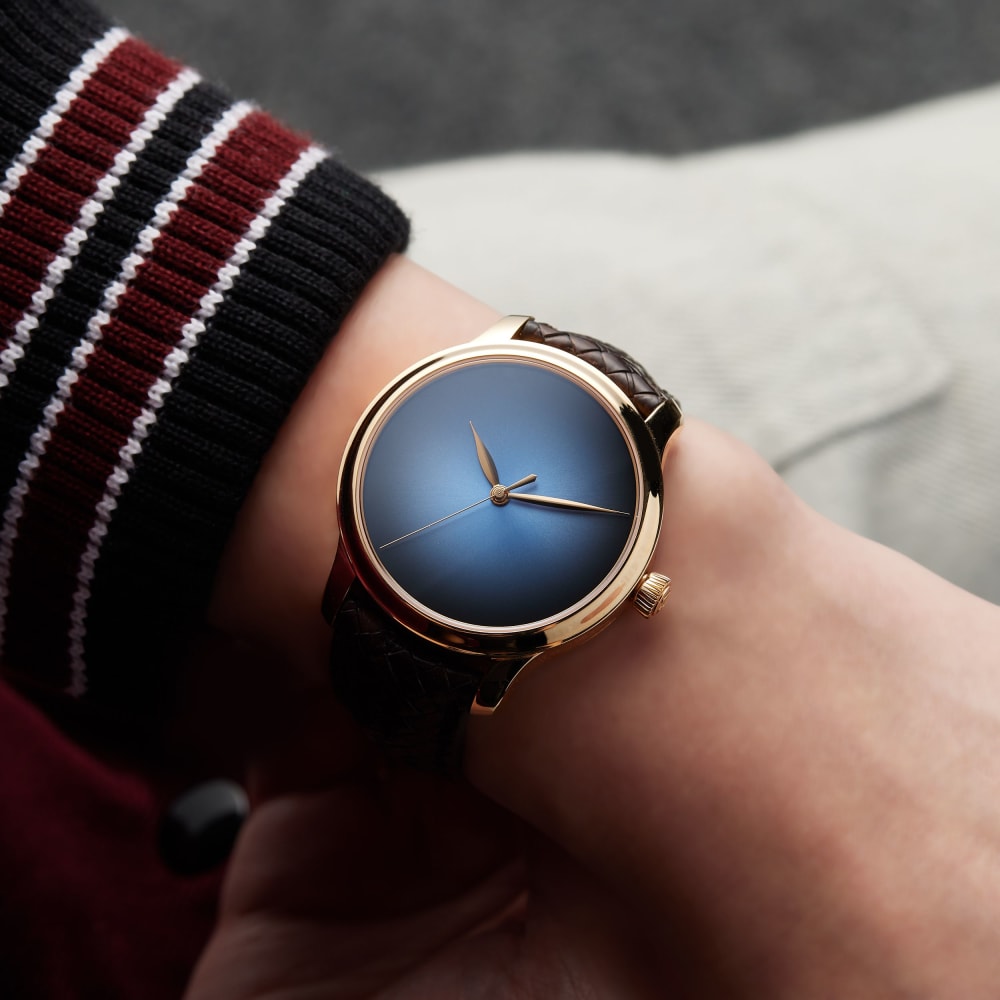 H. Moser & Cie. Endeavour Centre Seconds Rose Gold Funky Blue Dial