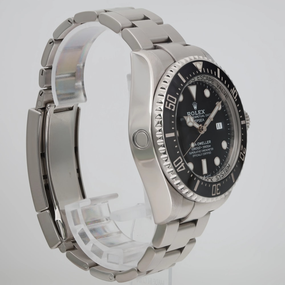 Rolex Sea-Dweller Steel Black Dial 44mm 126660-0001 - Make an