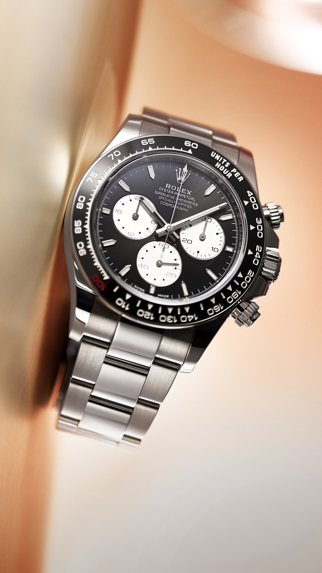 Illustration of Shop thousands of watches, authenticated in-house.