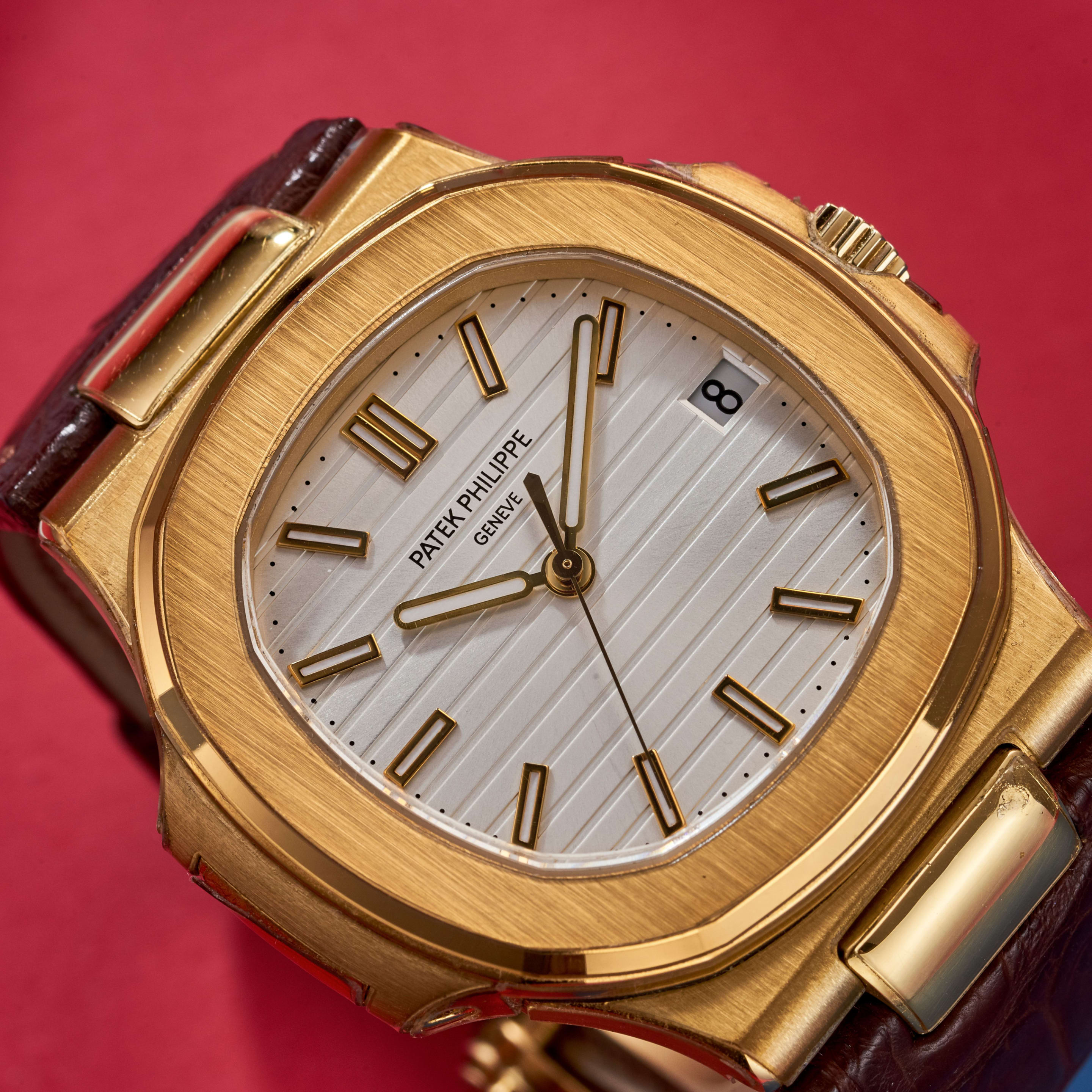 Nautilus Yellow Gold White Dial 40mm Product Image
