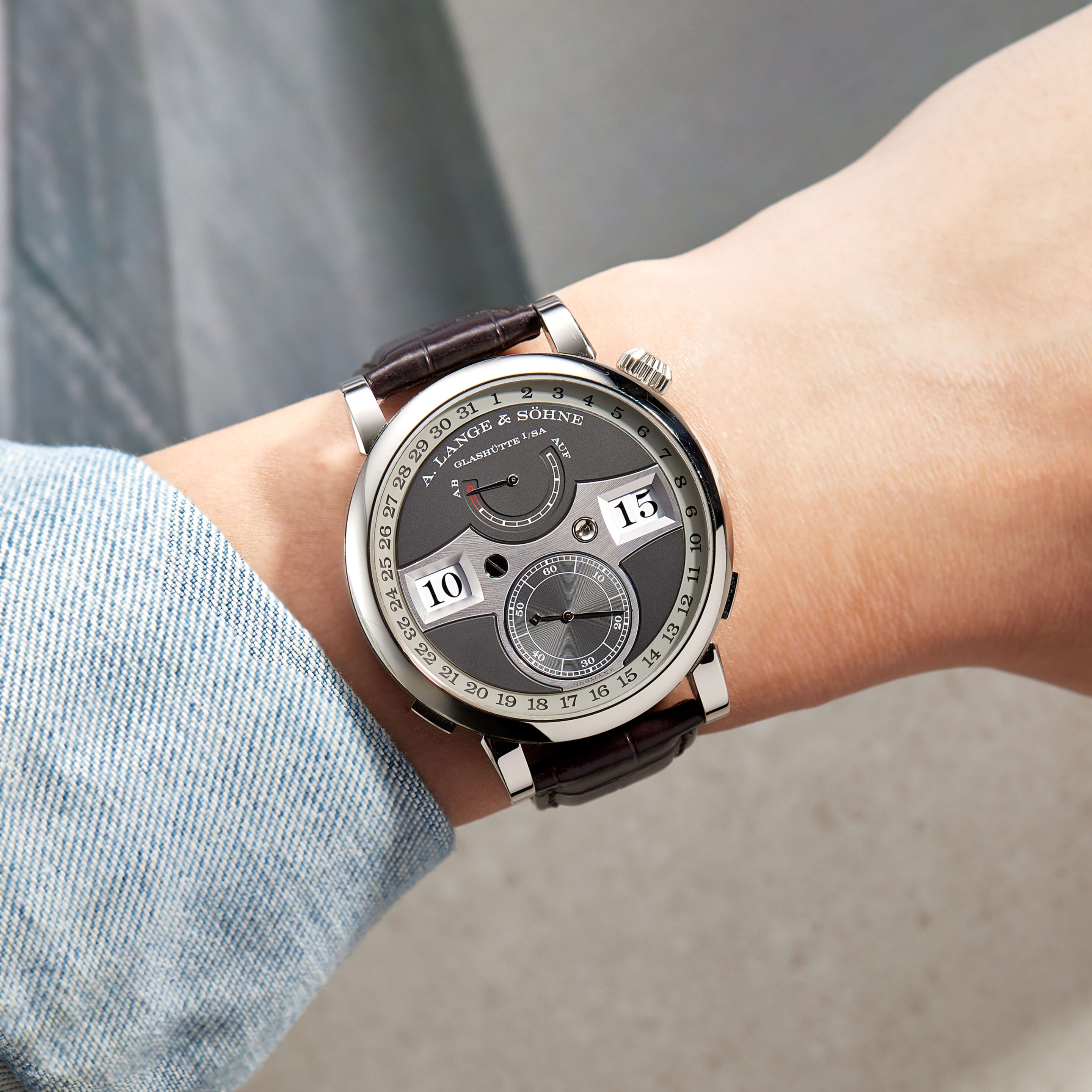 Zeitwerk Date White Gold Grey Dial 44mm Product Image