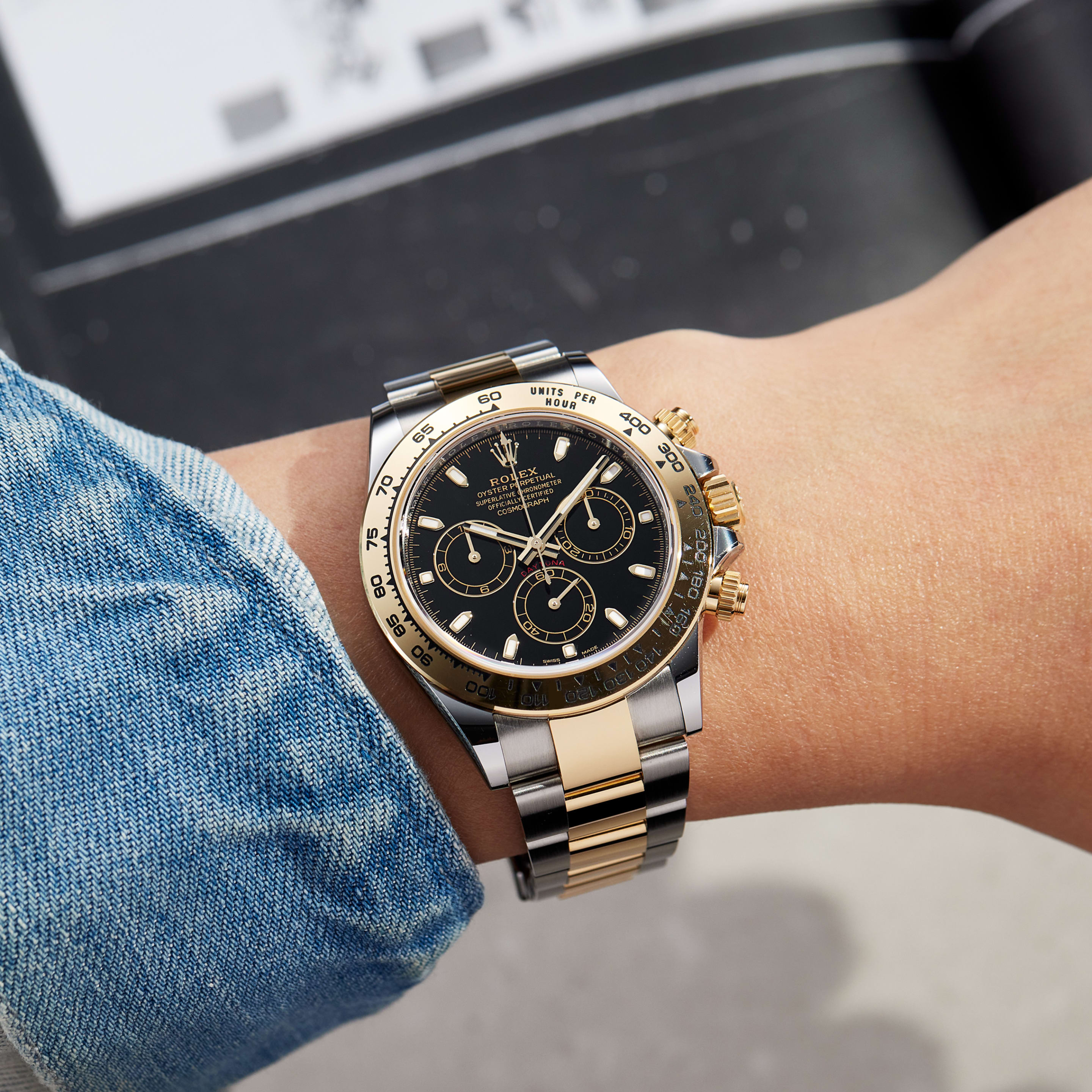 Daytona Yellow Gold Black Dial 40mm Product Image