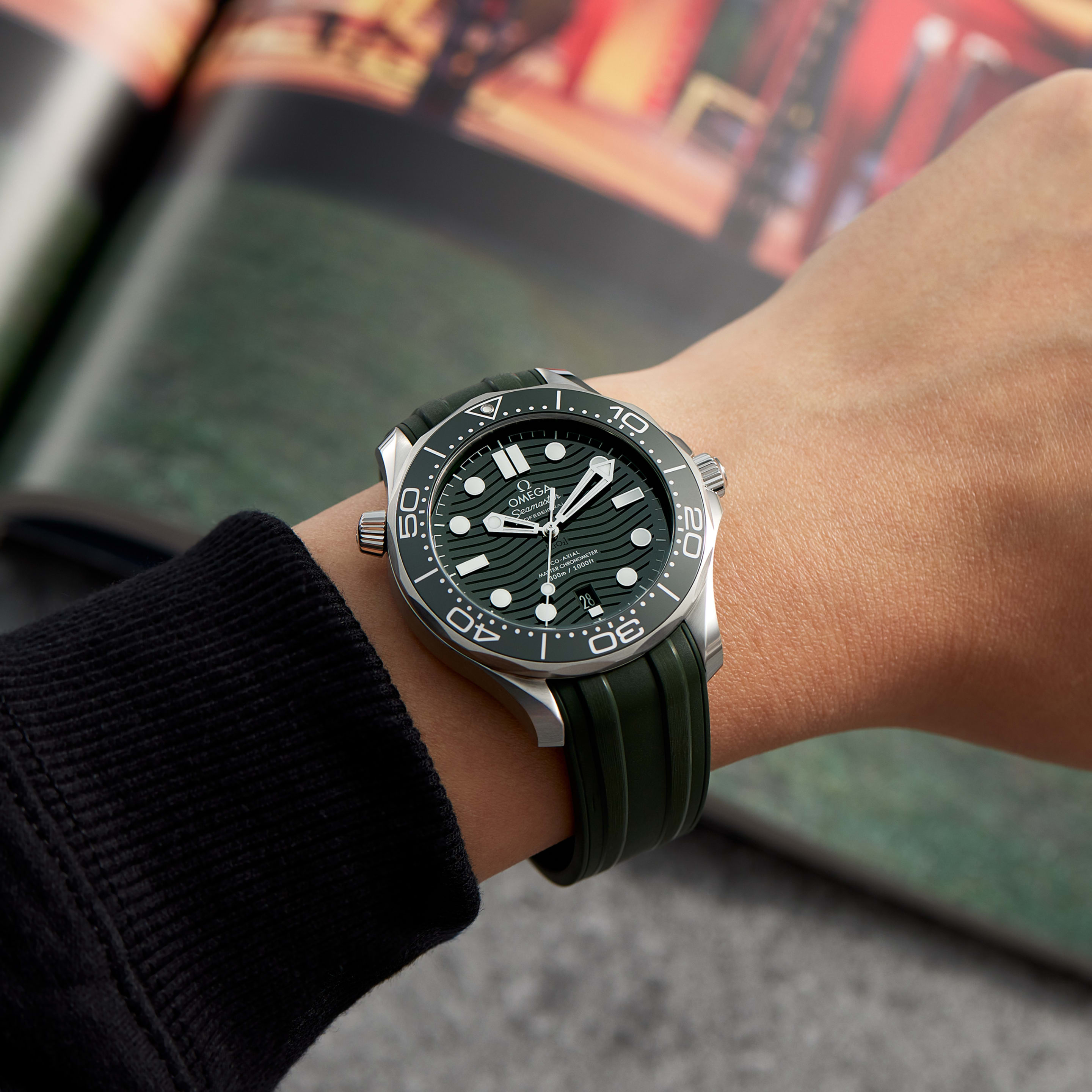 Seamaster Diver 300m Steel Green Dial 42mm Product Image