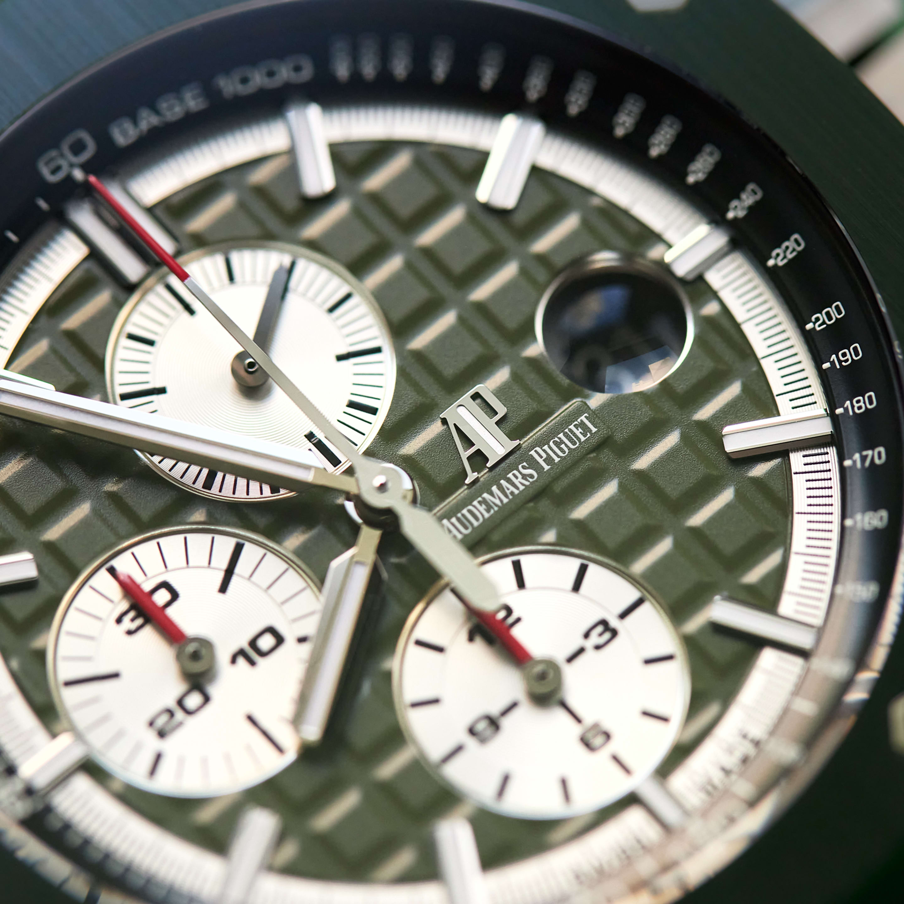 Royal Oak Offshore Steel Green Dial 44mm Product Image