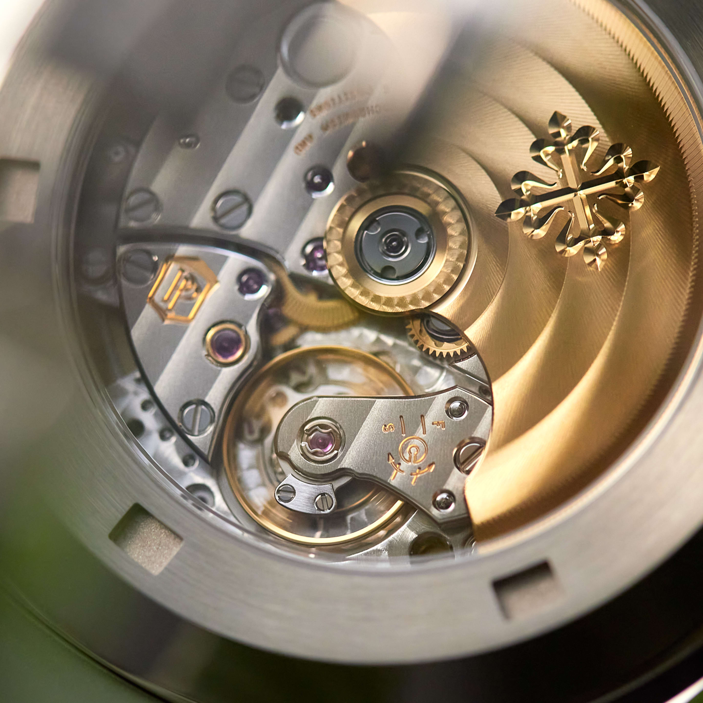 Aquanaut White Gold Green Dial 42mm Product Image