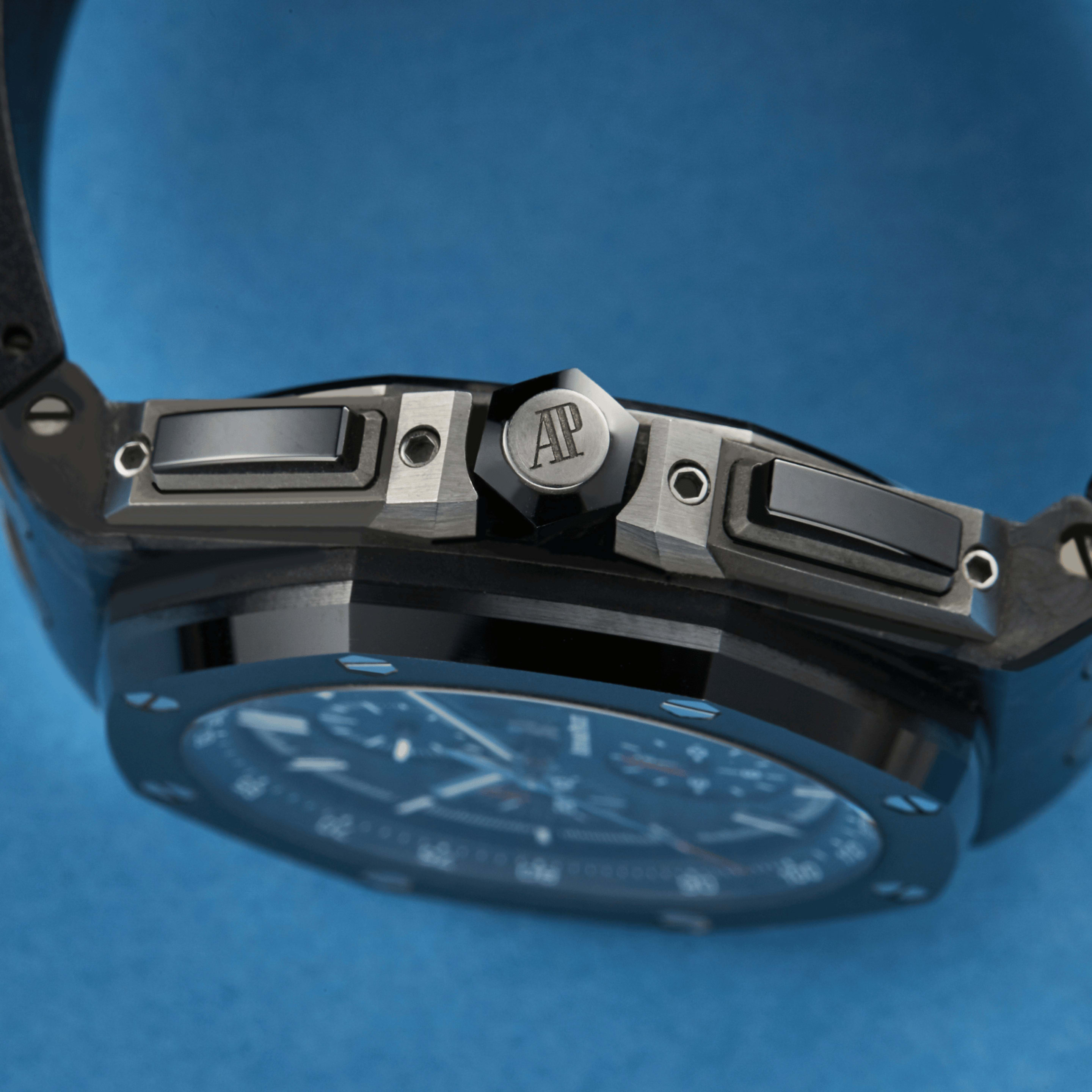 Royal Oak Offshore Carbon Black Dial 44mm Product Image