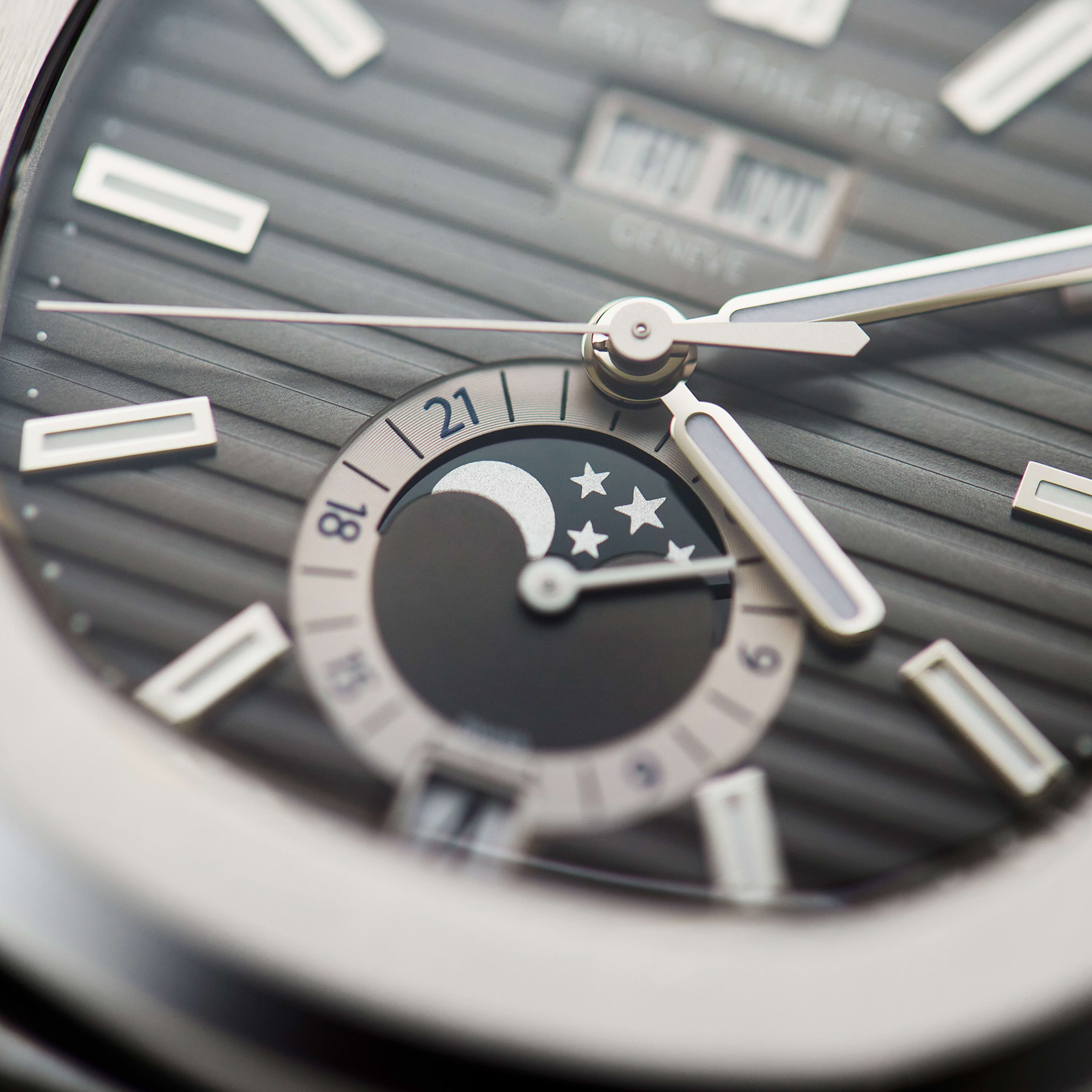 Nautilus Annual Calendar Steel Black Dial 40mm Product Image