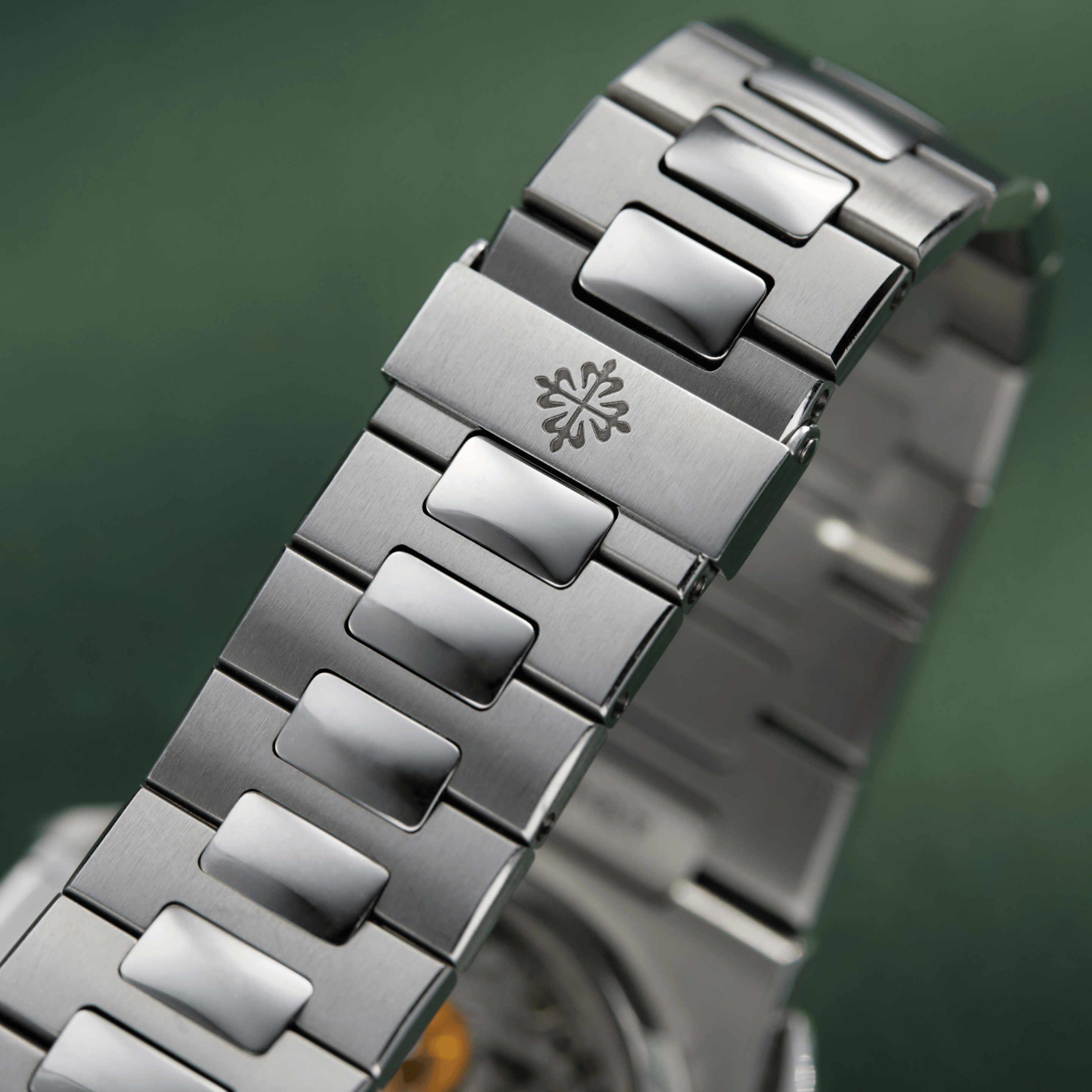 Nautilus Chronograph Steel Black Dial 40mm Product Image