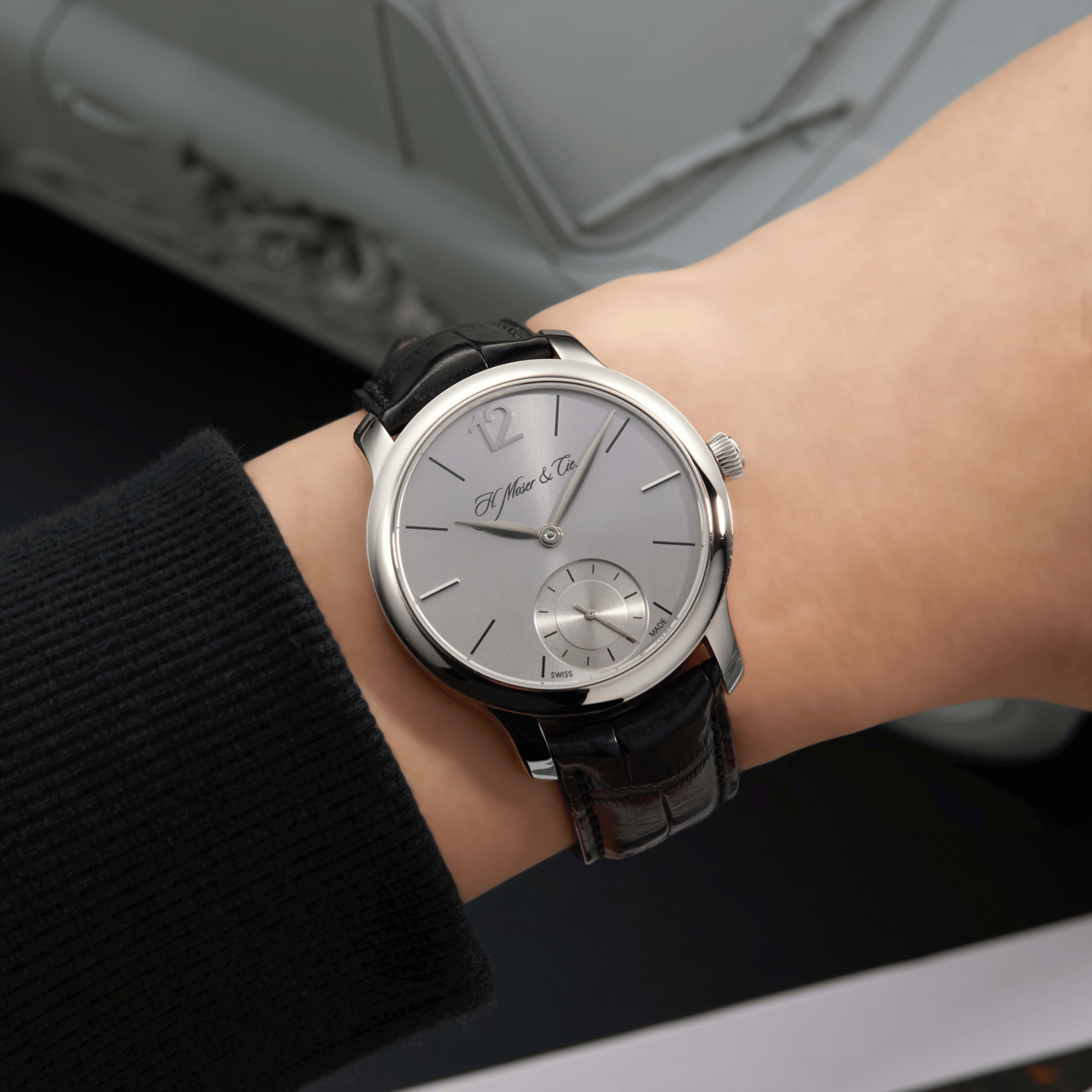 Endeavour Small Seconds Mayu White Gold Silver Dial 39mm Product Image