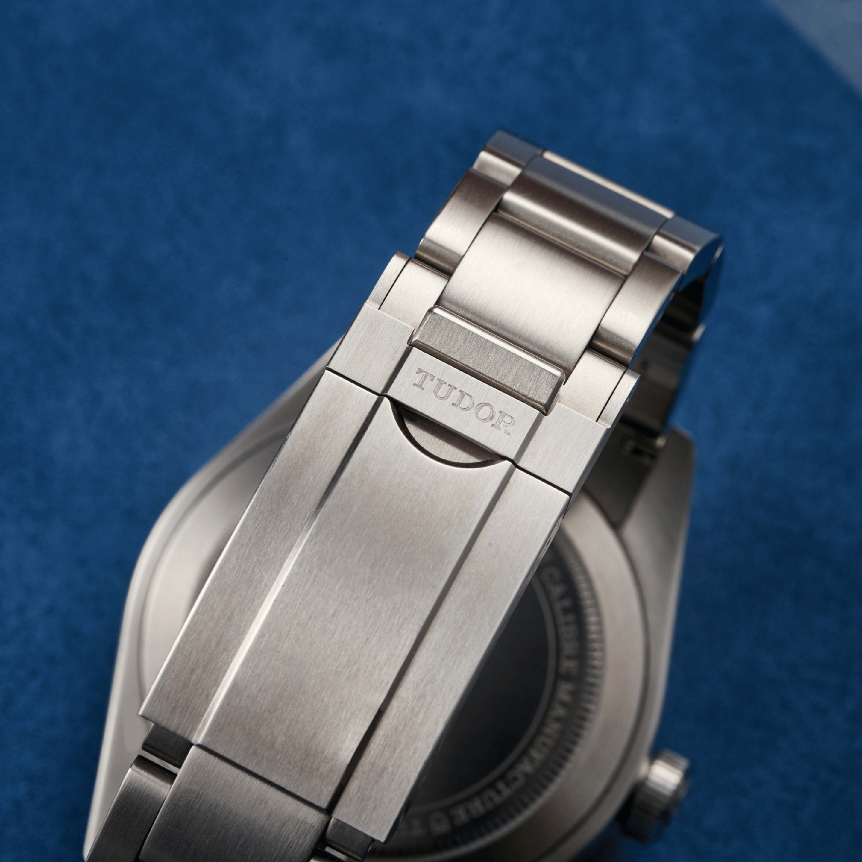 Ranger Steel Black Dial 39mm Product Image