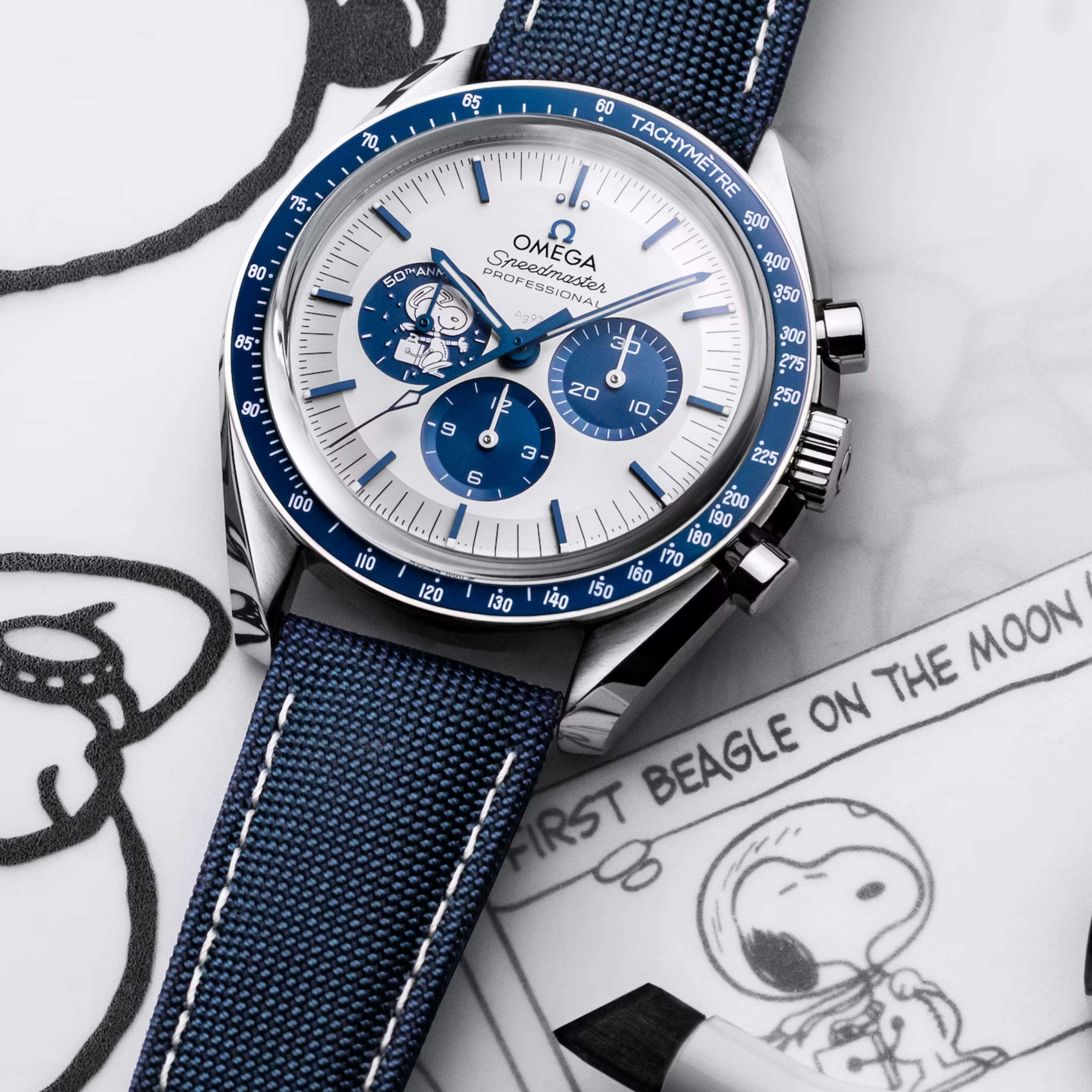 Speedmaster Professional Moonwatch "Silver Snoopy Award" Steel Silver Dial 42mm Product Image
