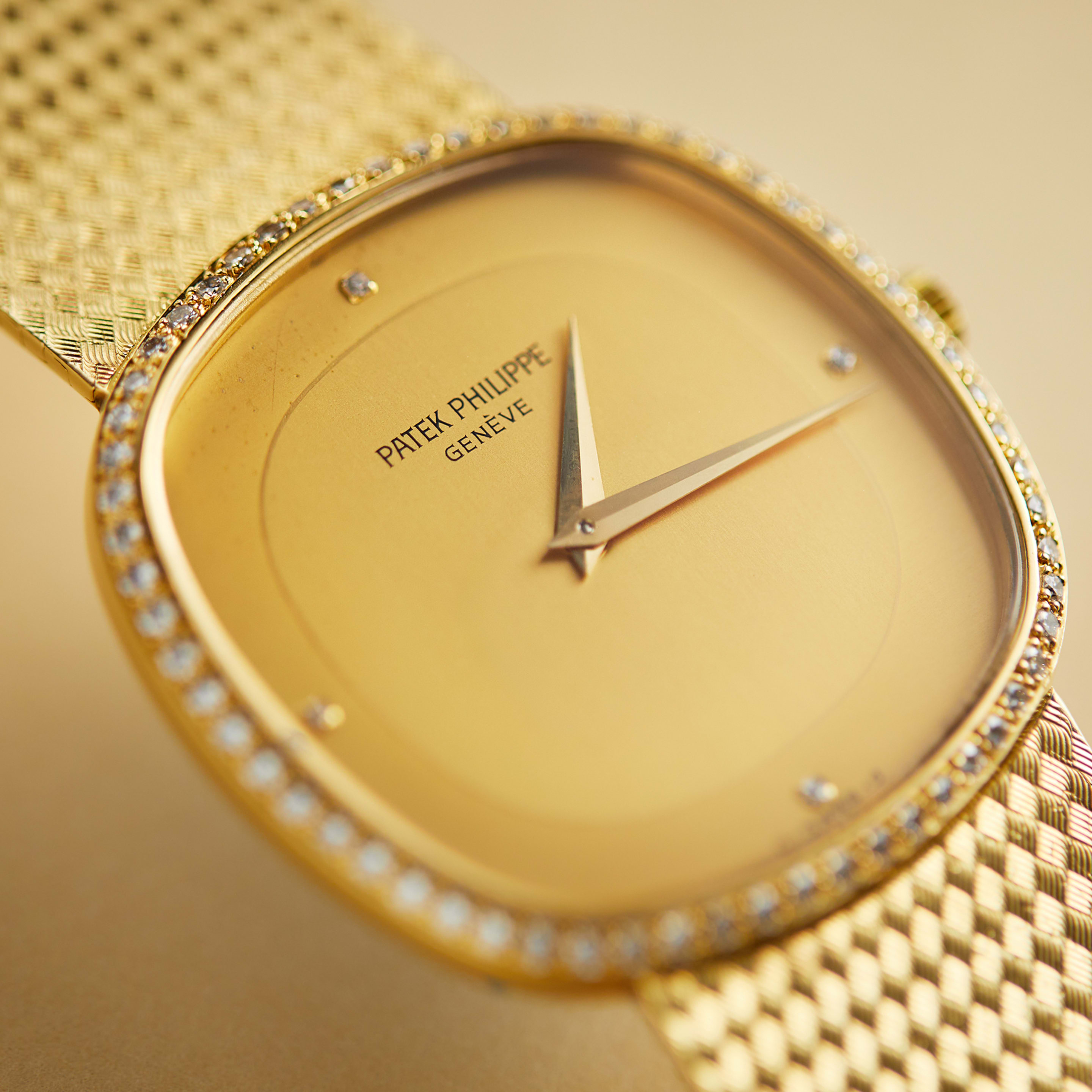 Vintage Ellipse Yellow Gold Diamond Champagne Dial 33mm Product Image
