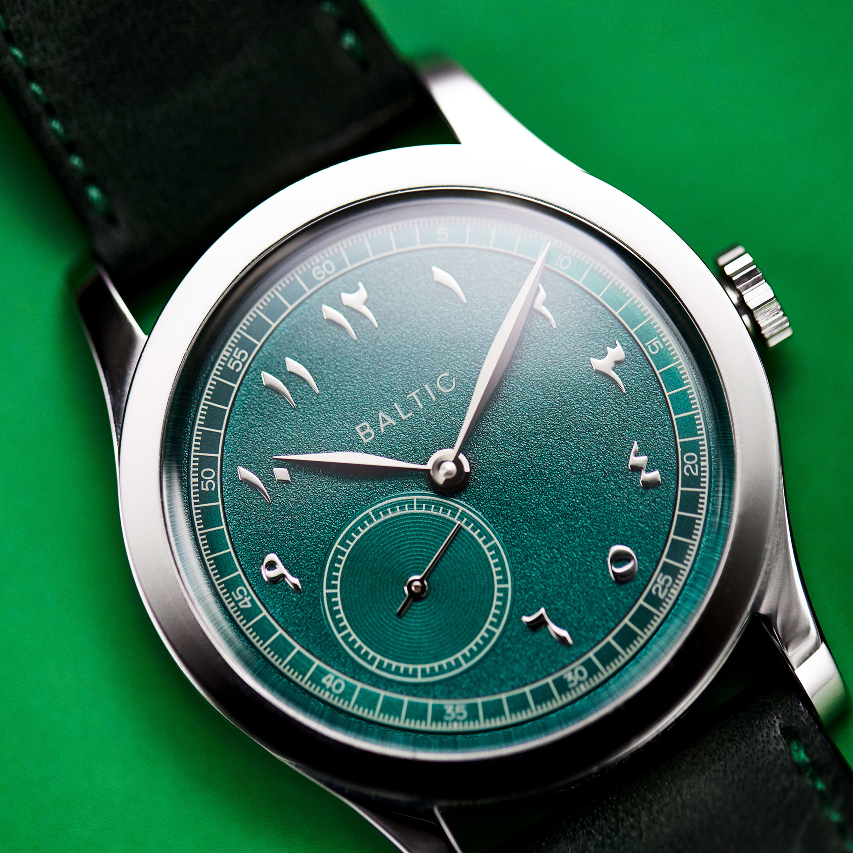 Baltic Baltic x Perpétuel MR01 Limited Edition Steel Green Dial
