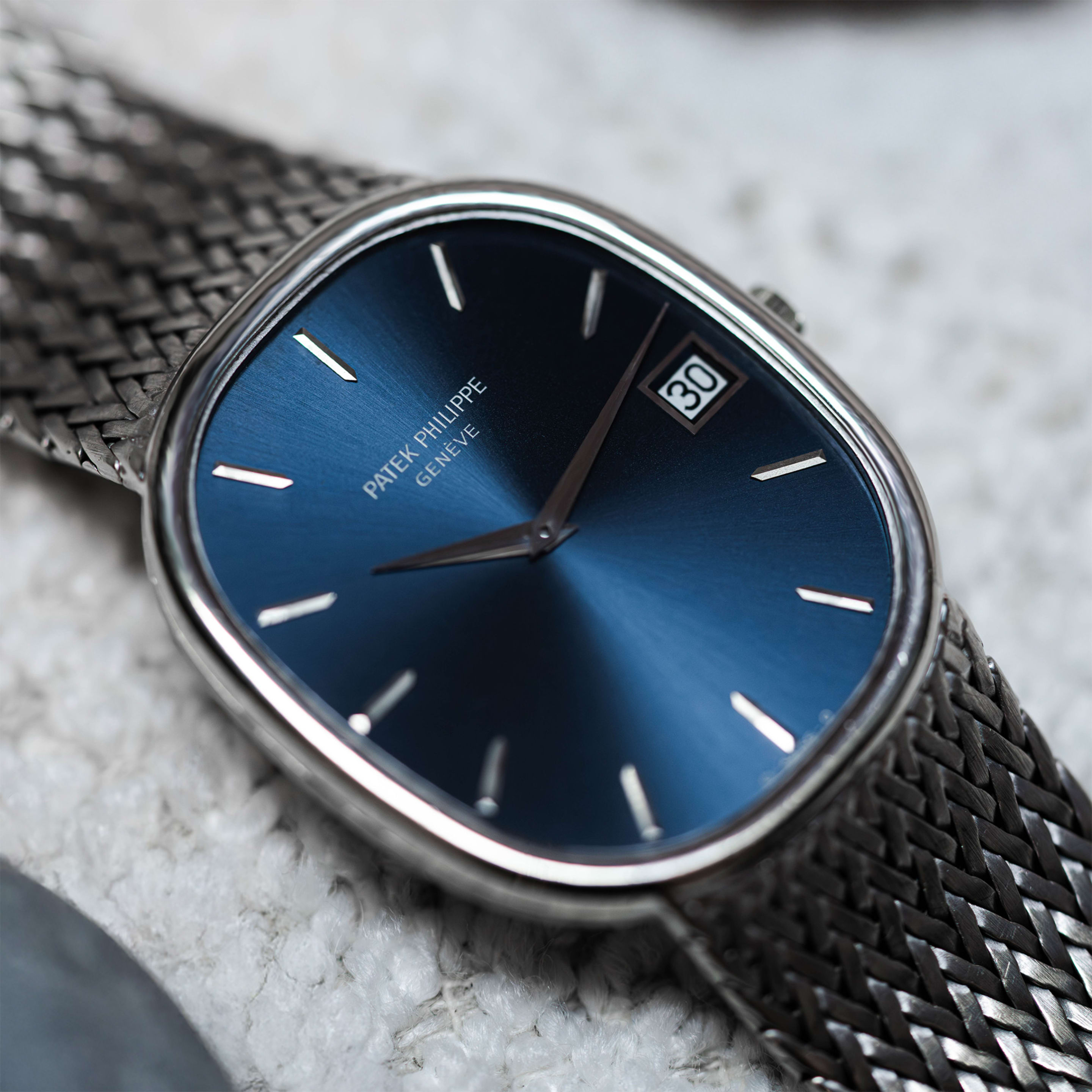 Vintage Ellipse d‘Or White Gold Blue Dial 33mm Product Image