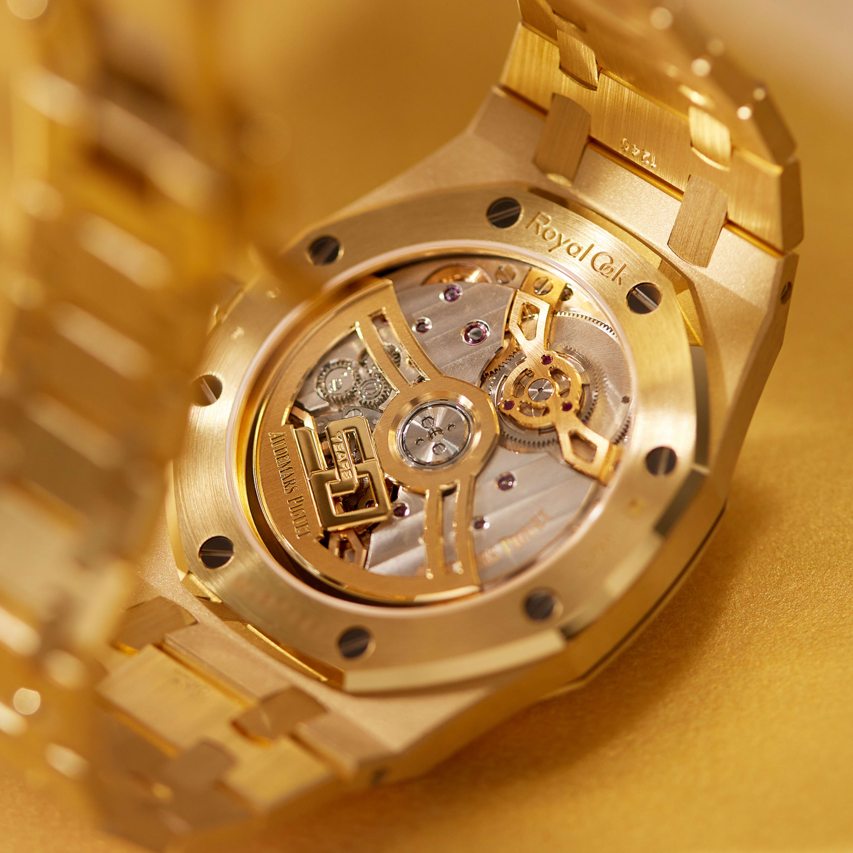 Royal Oak "Jumbo" Extra-Thin Yellow Gold Champagne Dial 39mm Product Image