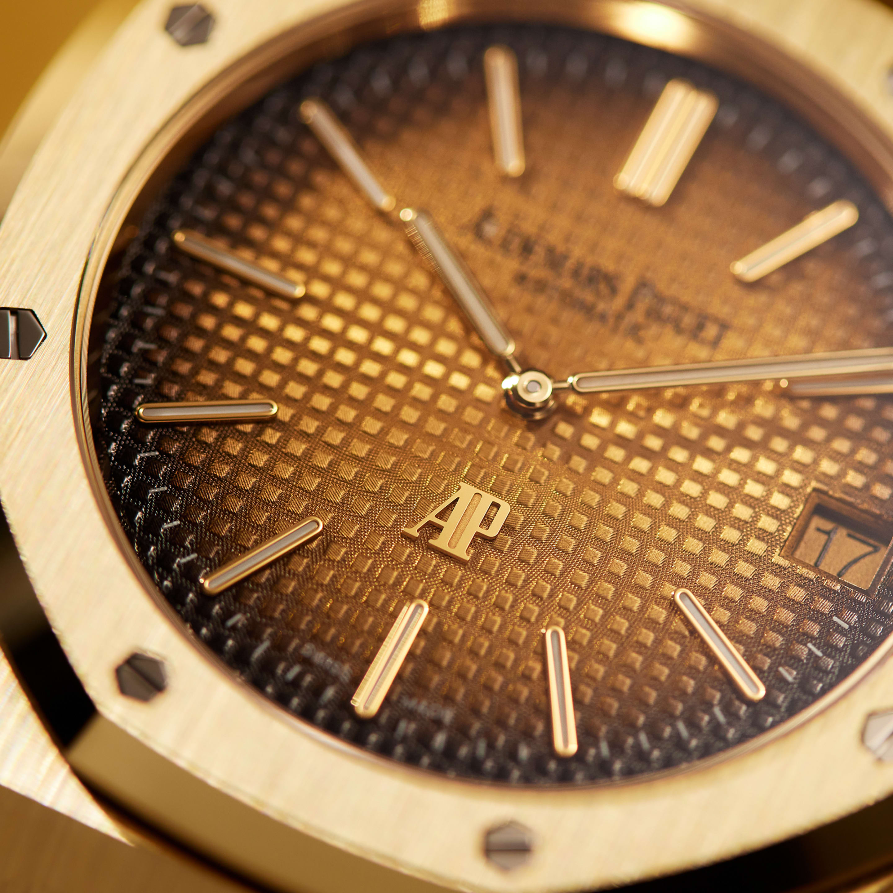 Royal Oak "Jumbo" Extra-Thin Yellow Gold Champagne Dial 39mm Product Image