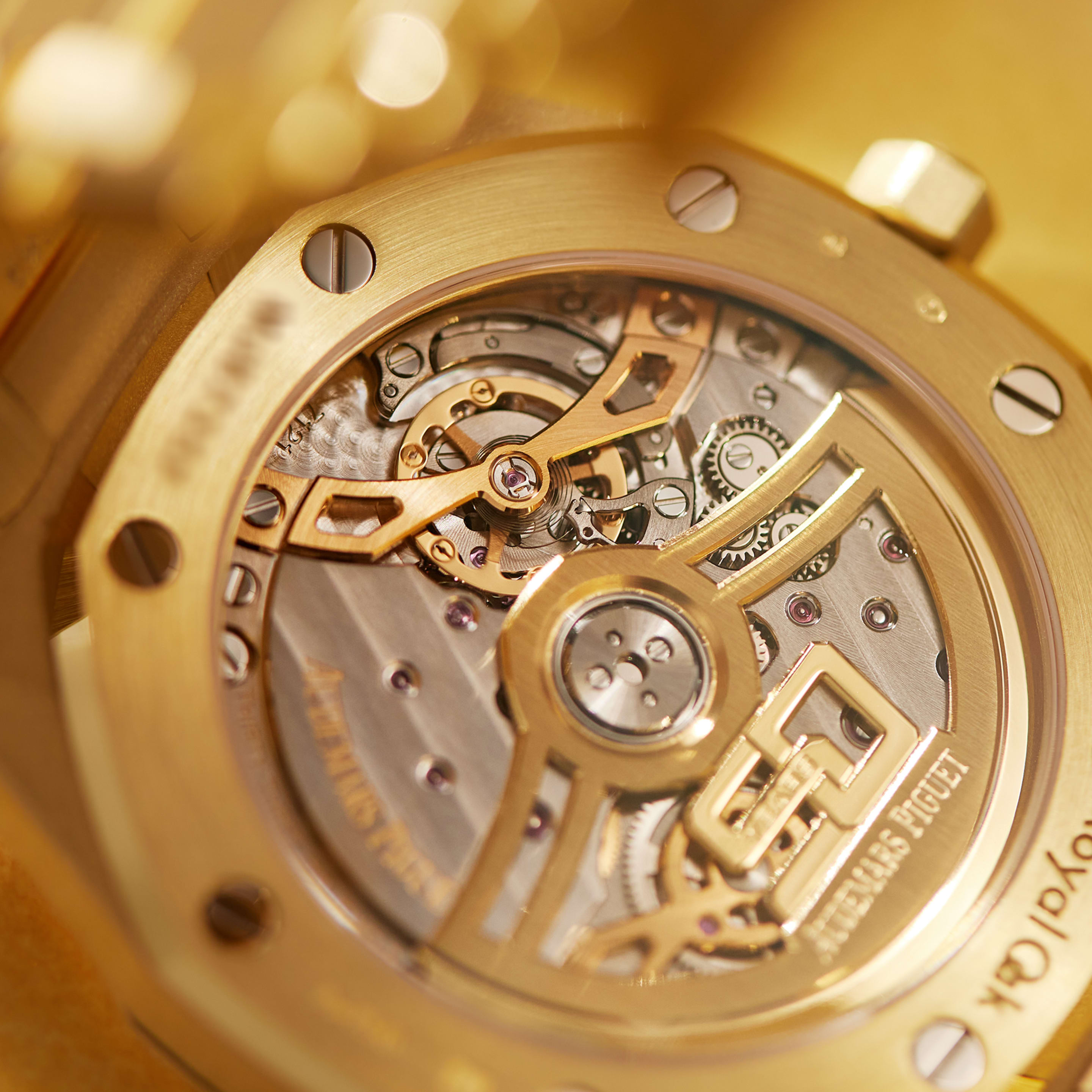 Royal Oak "Jumbo" Extra-Thin Yellow Gold Champagne Dial 39mm Product Image