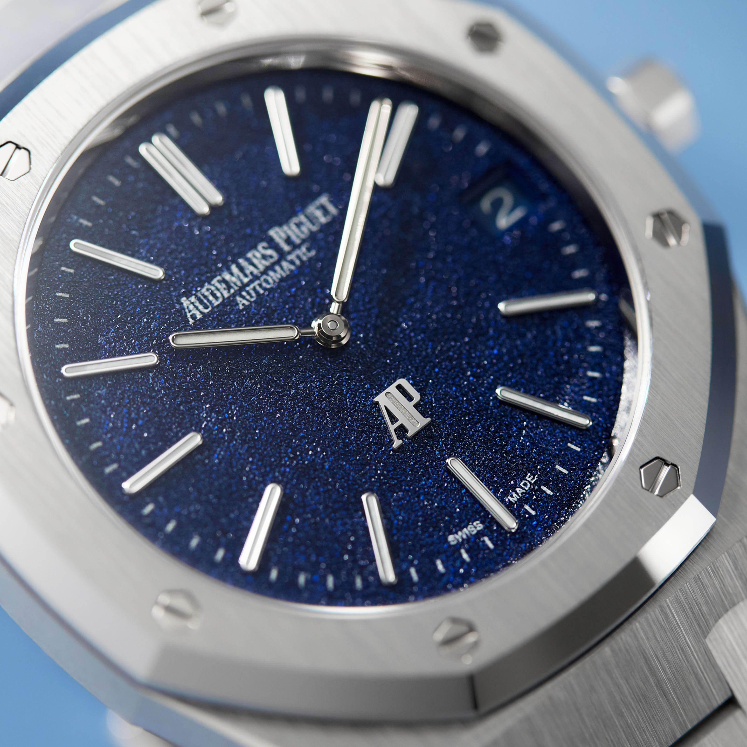 Royal Oak "Jumbo" Extra-Thin White Gold Blue Dial 39mm Product Image