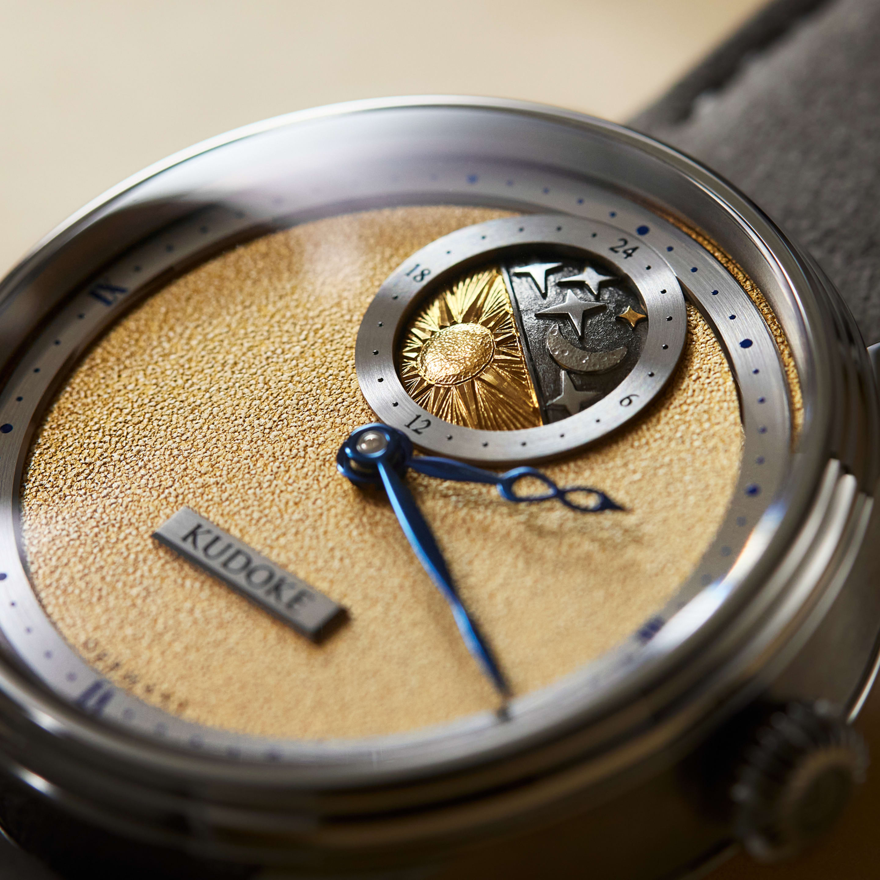 K2 British Heritage Steel Golden Beige Dial 39mm Product Image