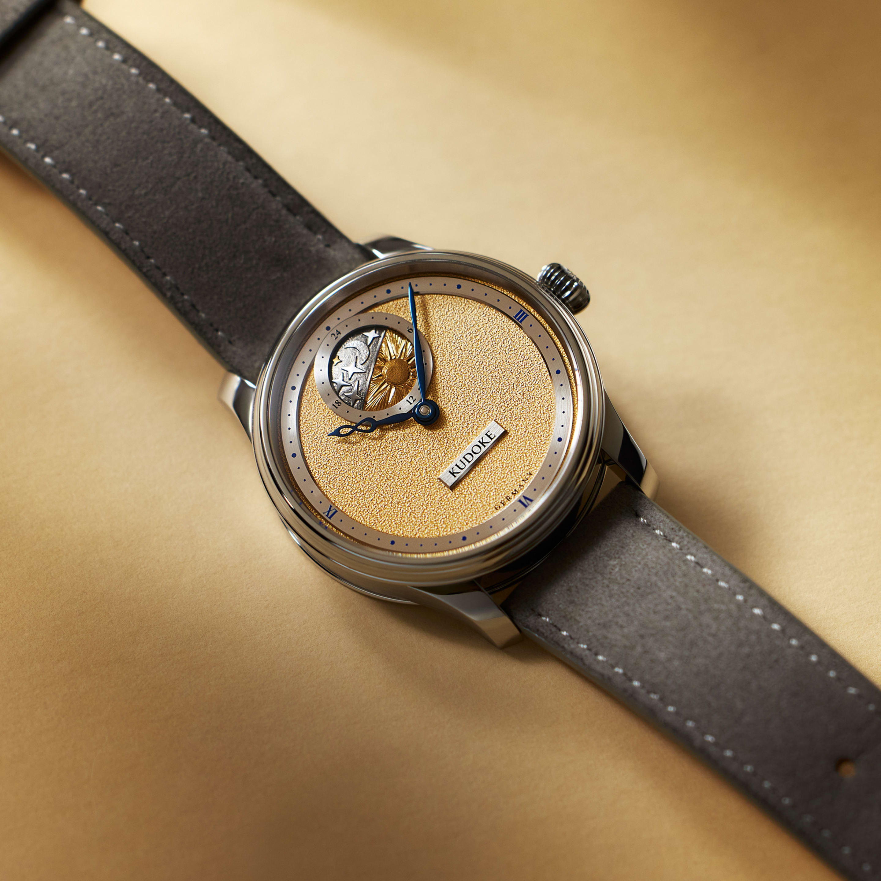 K2 British Heritage Steel Golden Beige Dial 39mm Product Image