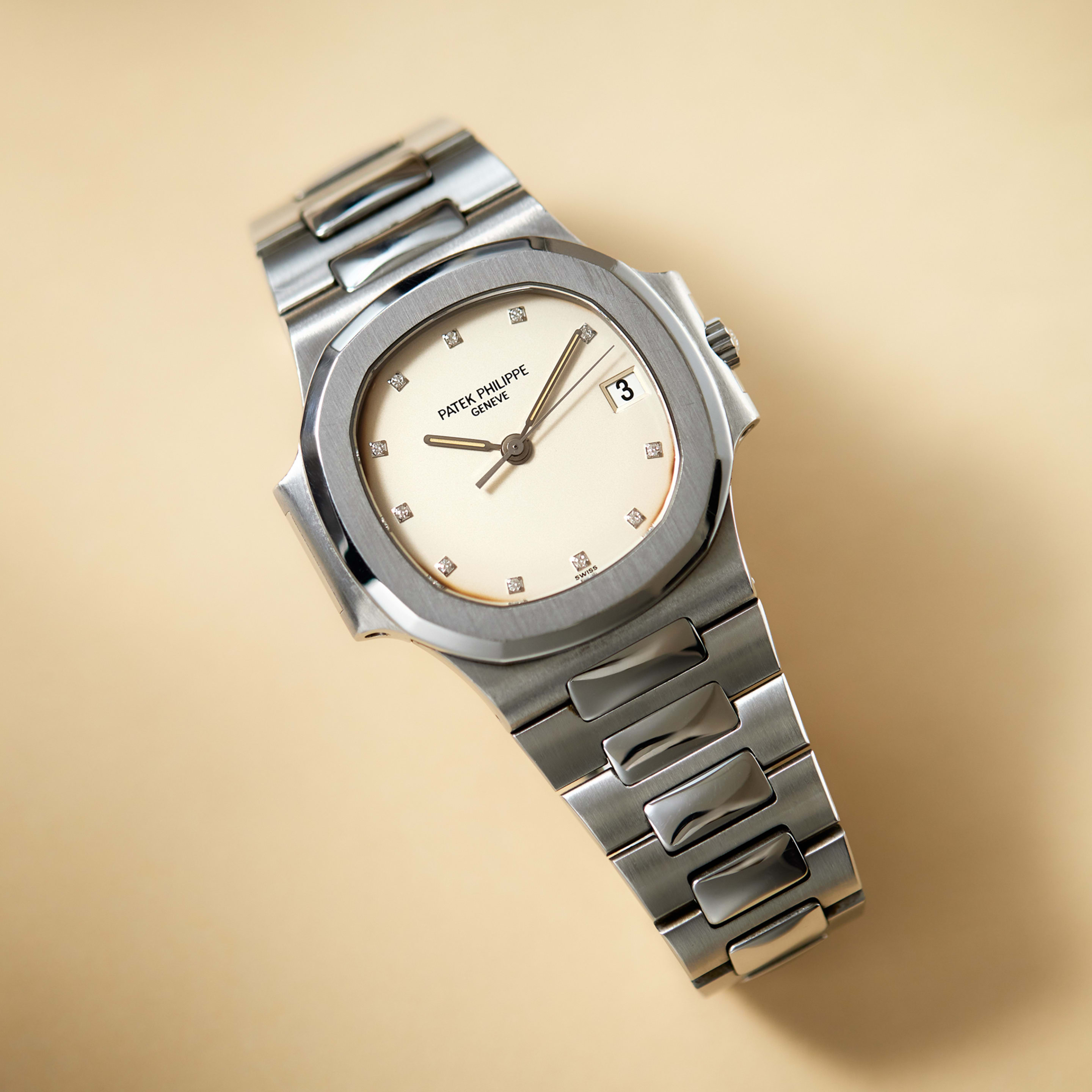 Patek Philippe Nautilus Steel White Dial 35mm 3800/1A-013 - Make