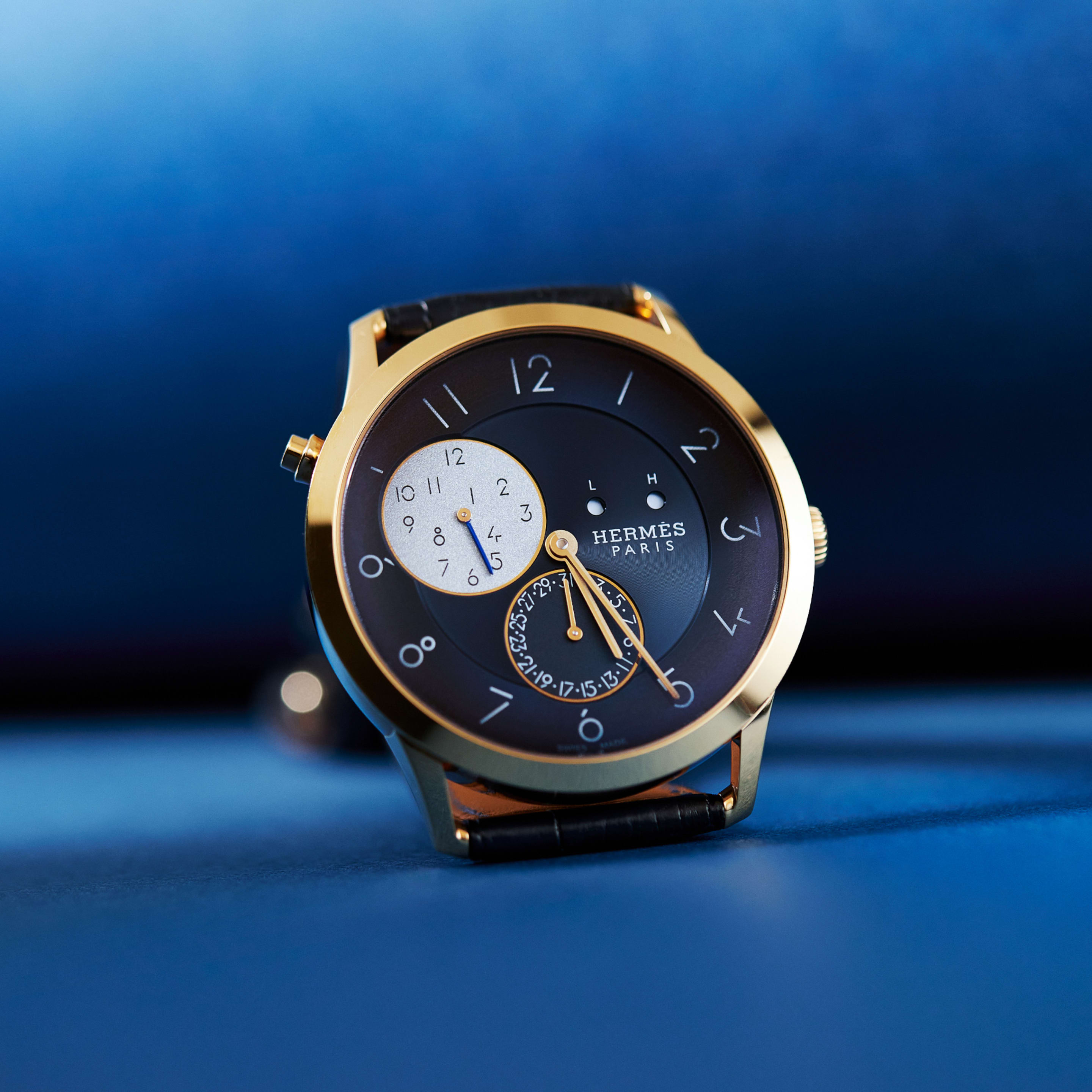 Hermès Slim d'Hermès GMT Rose Gold Blue DIal 39mm CA5.870 - Make