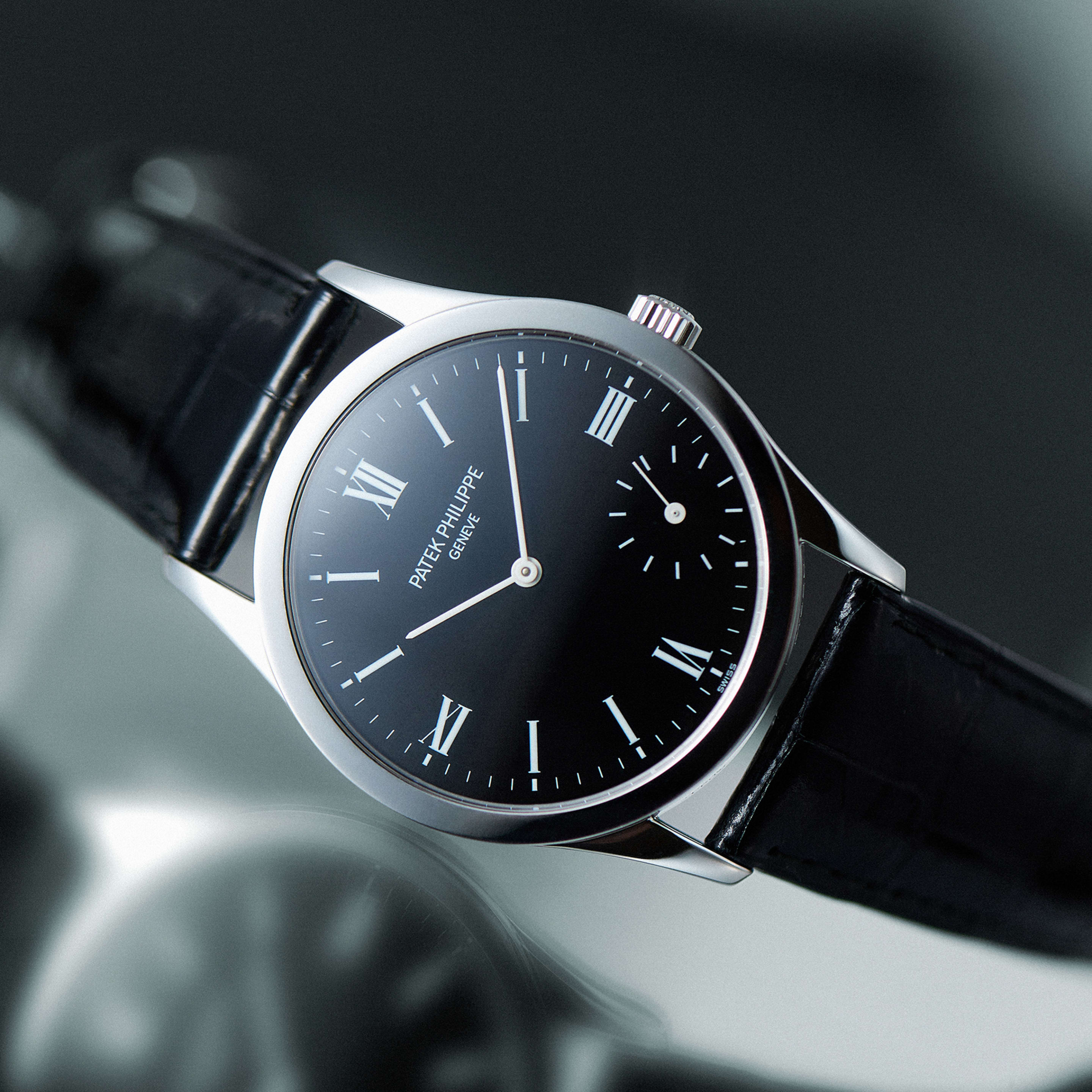 Calatrava Platinum Black Dial 33mm Product Image