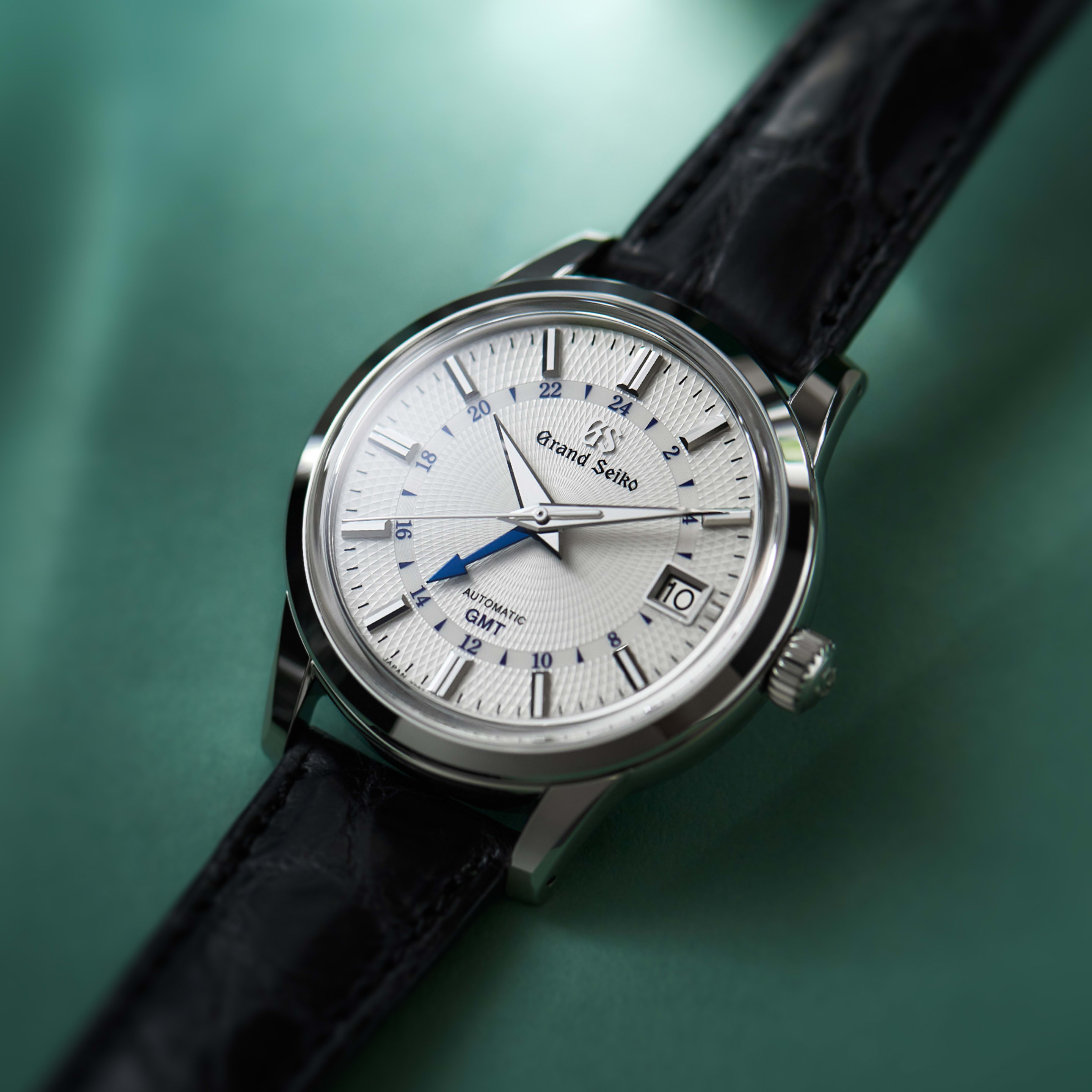 Elegance GMT "Snowdrop" Steel White Dial 39mm Product Image