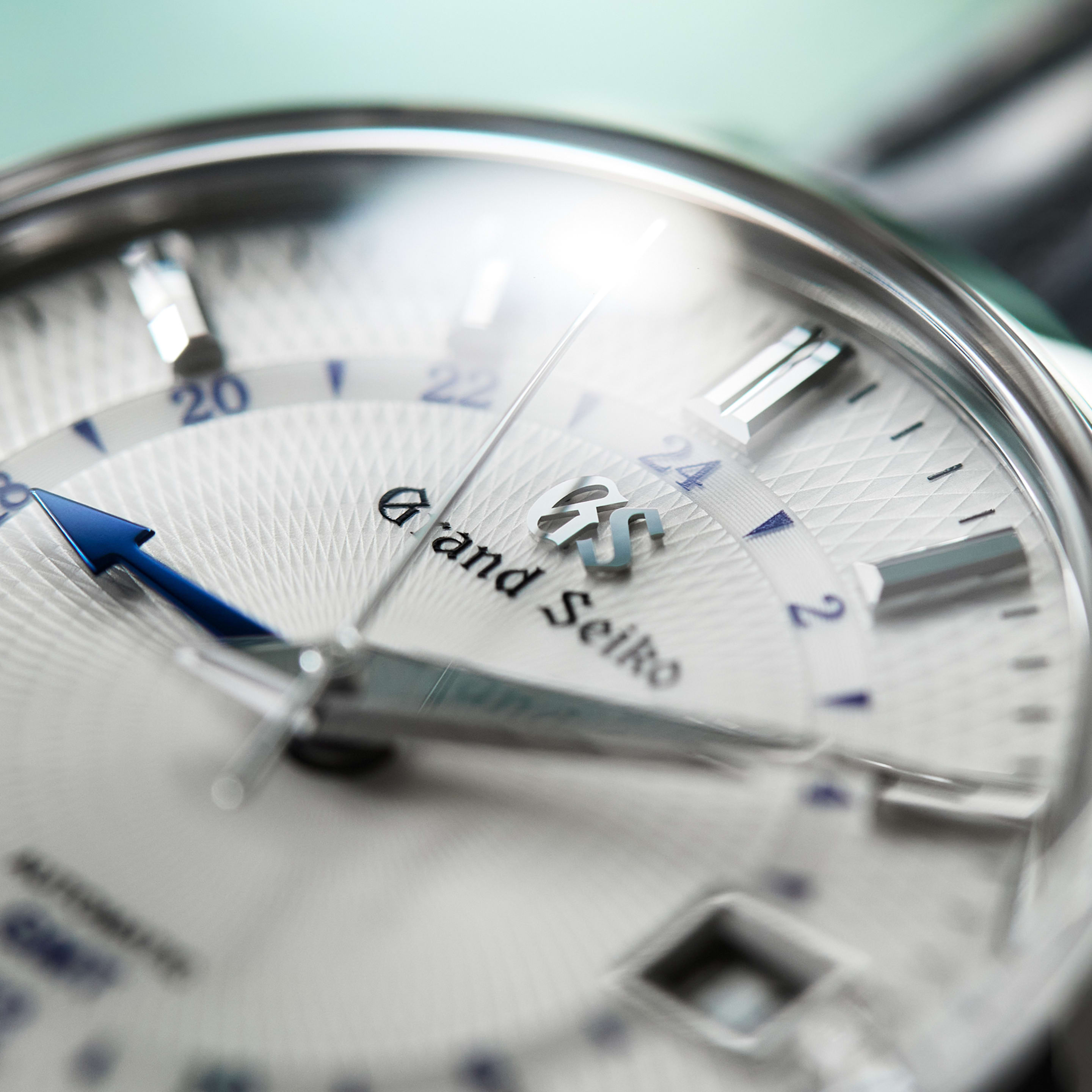 Elegance GMT "Snowdrop" Steel White Dial 39mm Product Image