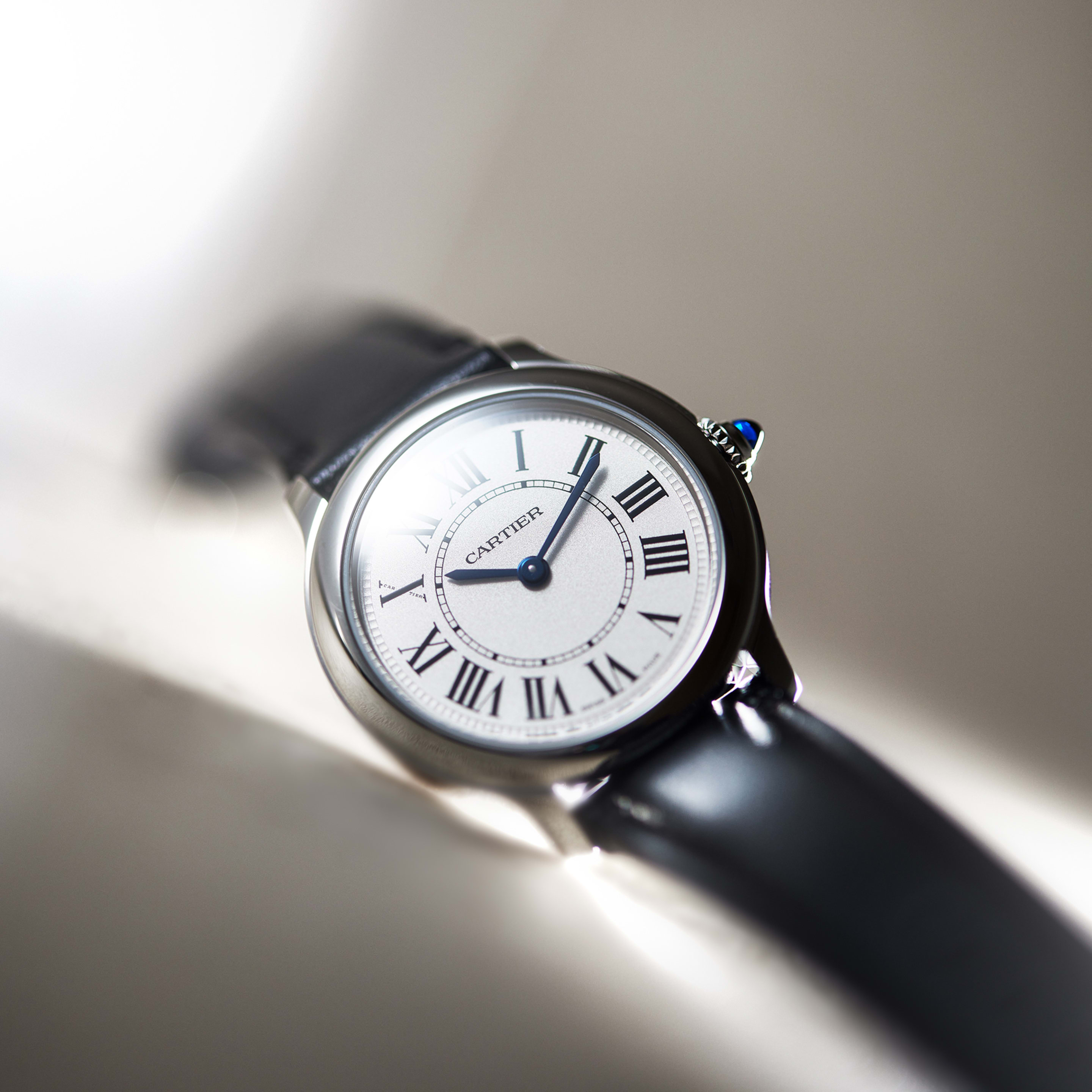 Ronde Must de Cartier Steel White Dial 29mm Product Image