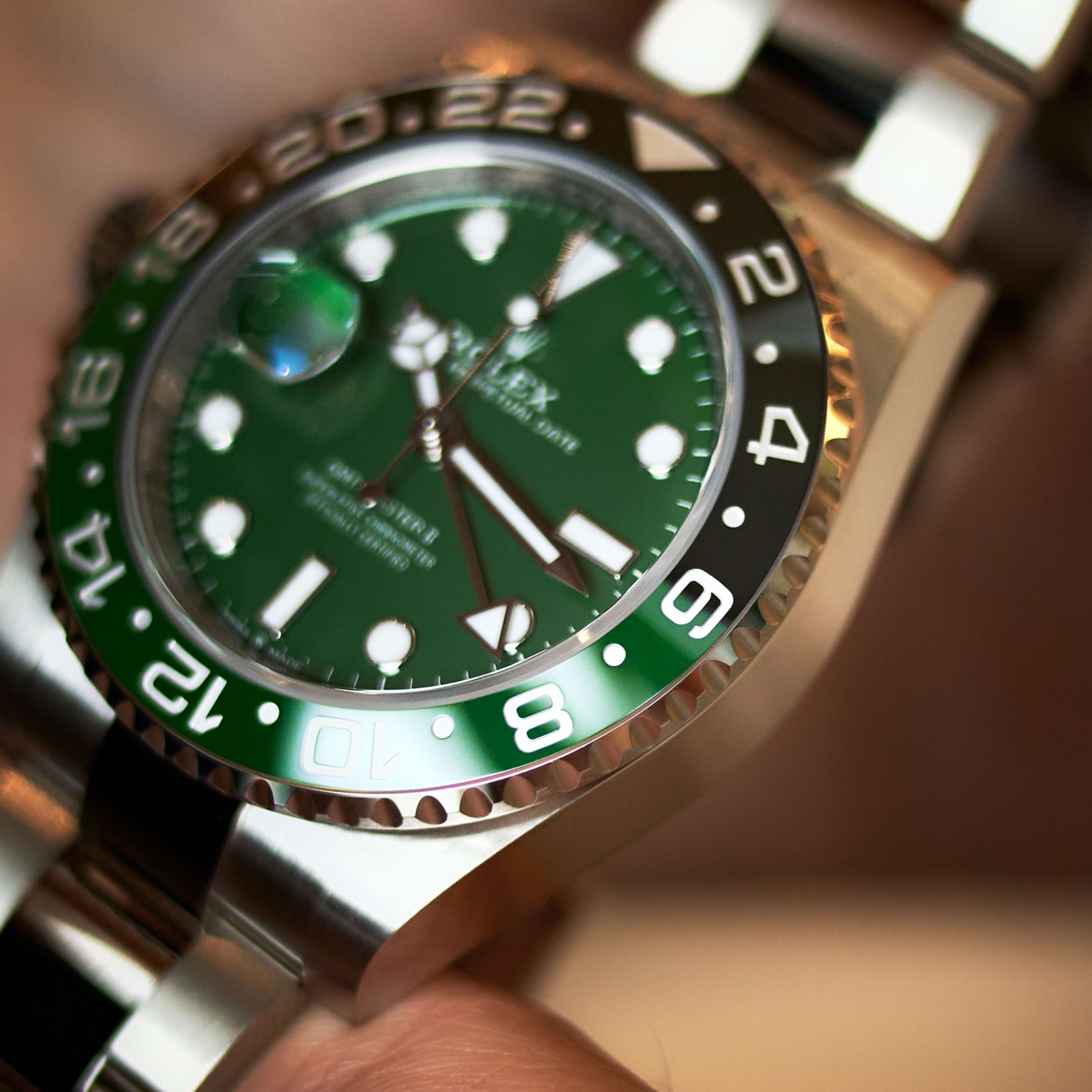GMT-Master II White Gold Green Dial 40mm Product Image