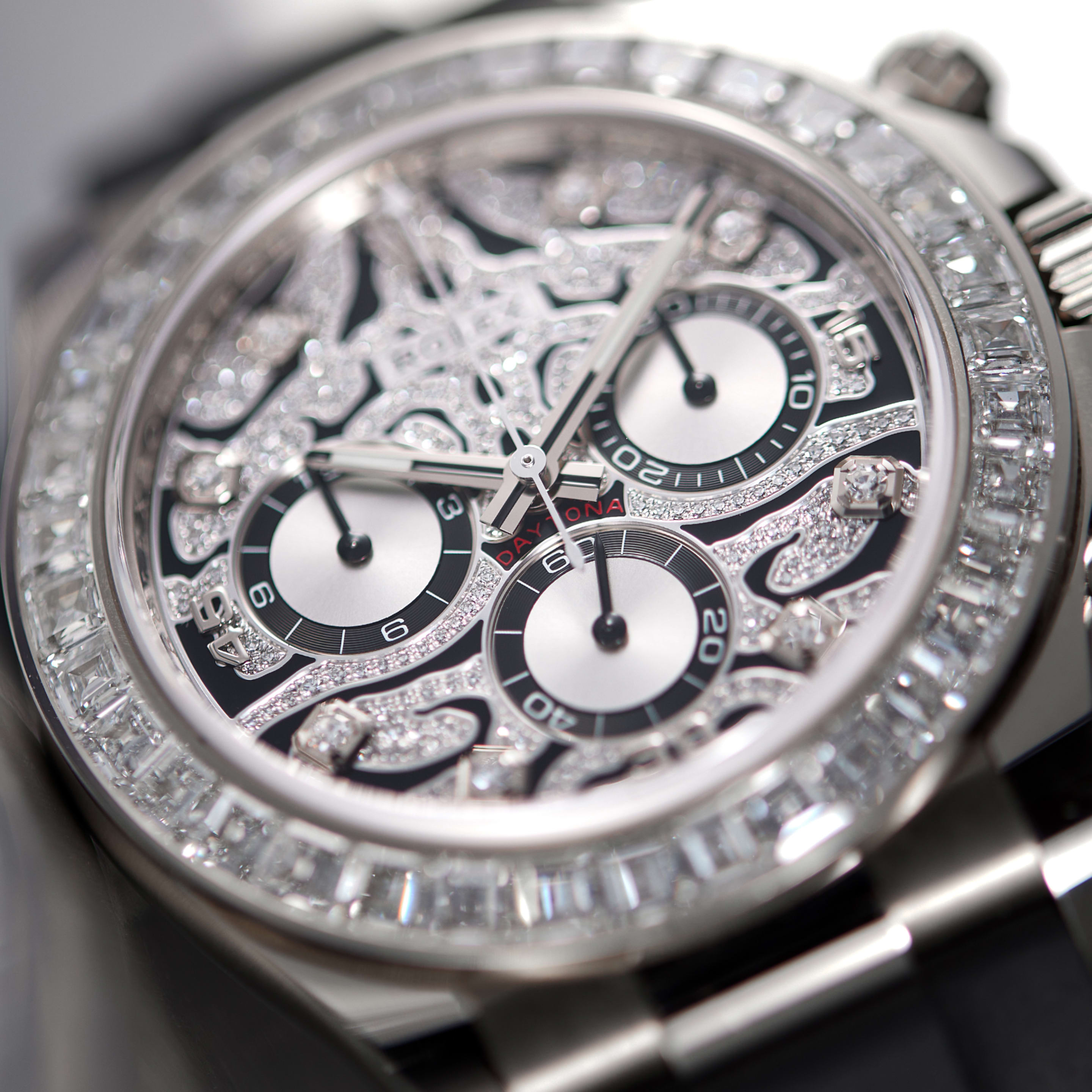 Daytona "Eye of the Tiger" White Gold Pave Dial 40mm Product Image
