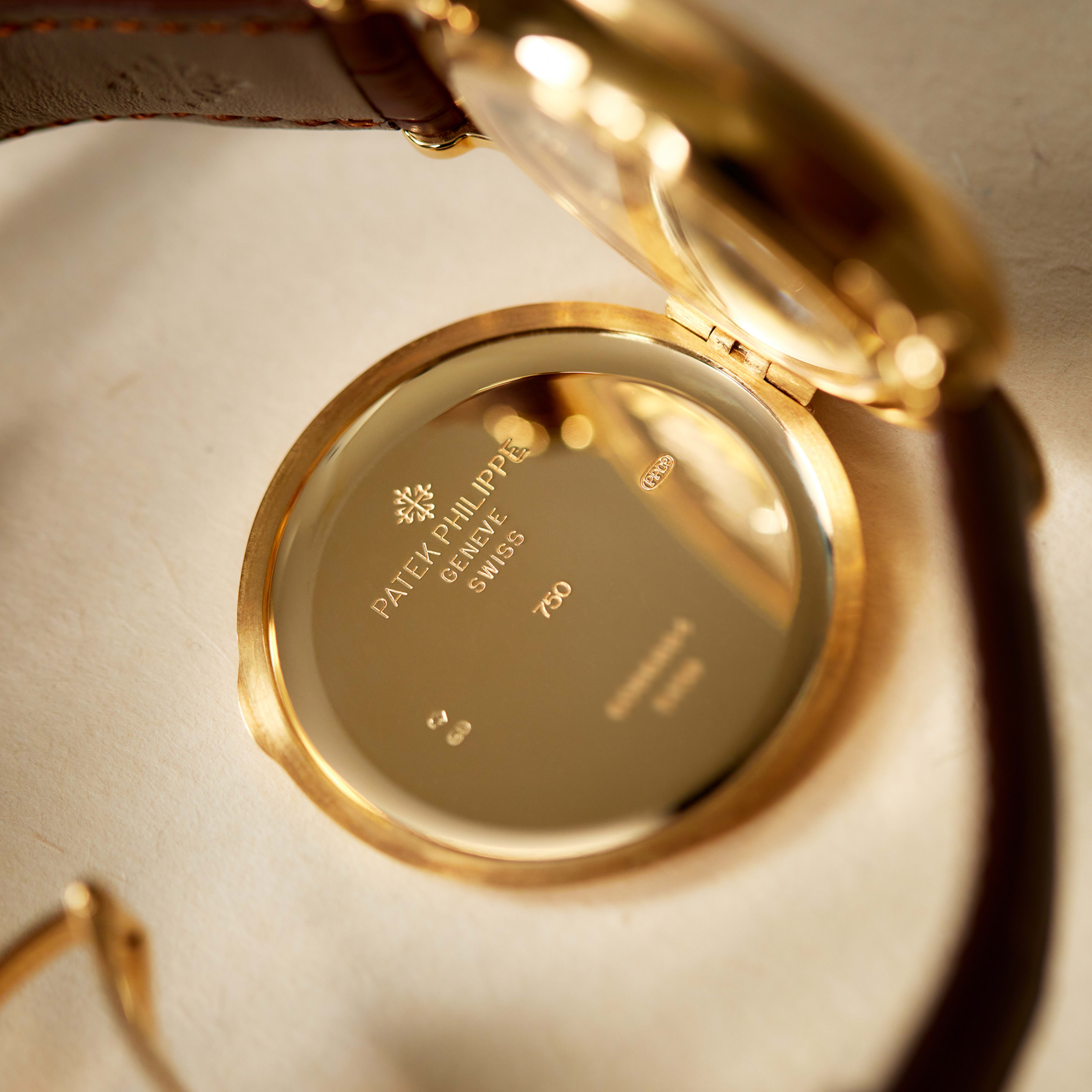 Perpetual Calendar Retrograde Date Yellow Gold White Dial 38mm Product Image