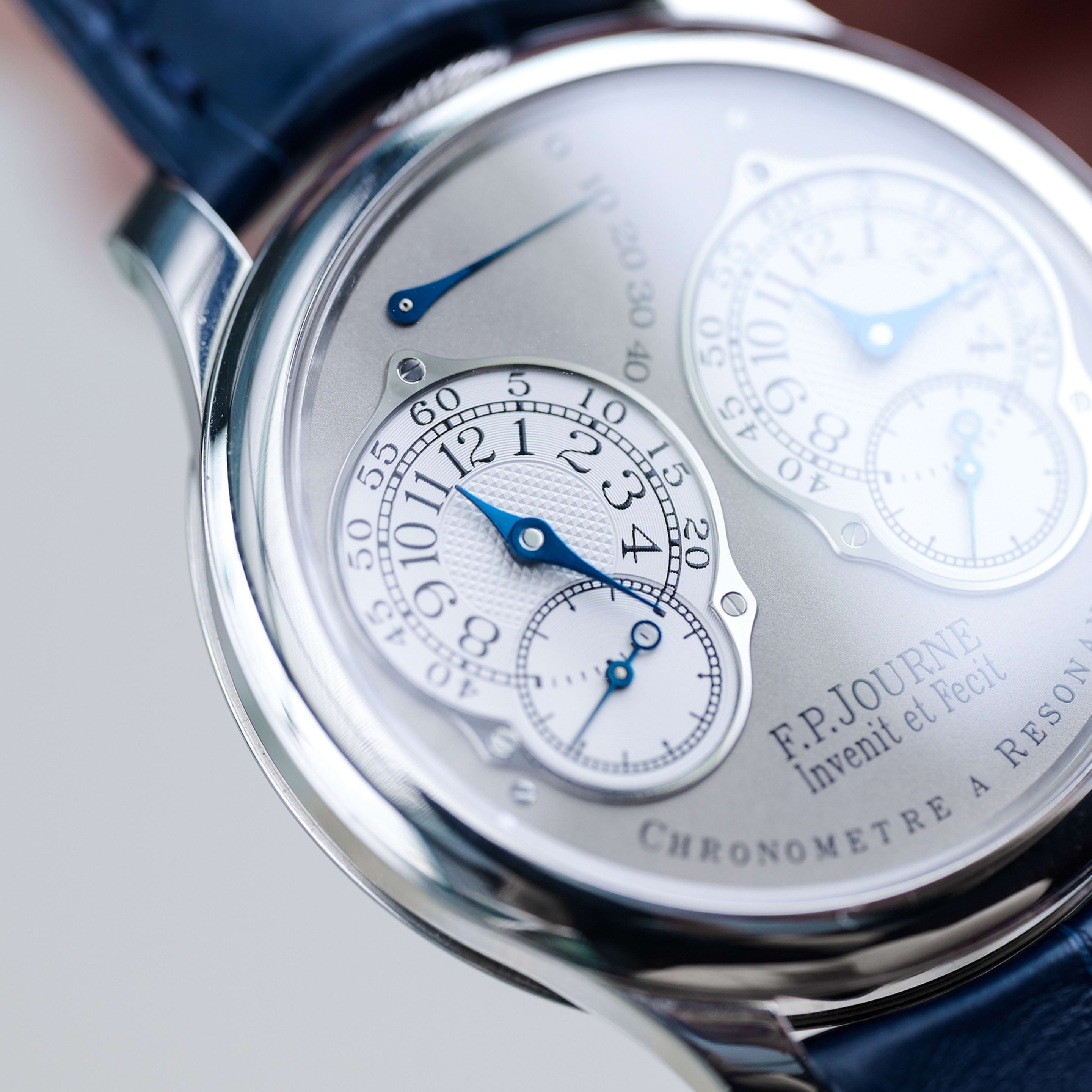 Chronomètre À Résonance Platinum Silver Dial 40mm Product Image