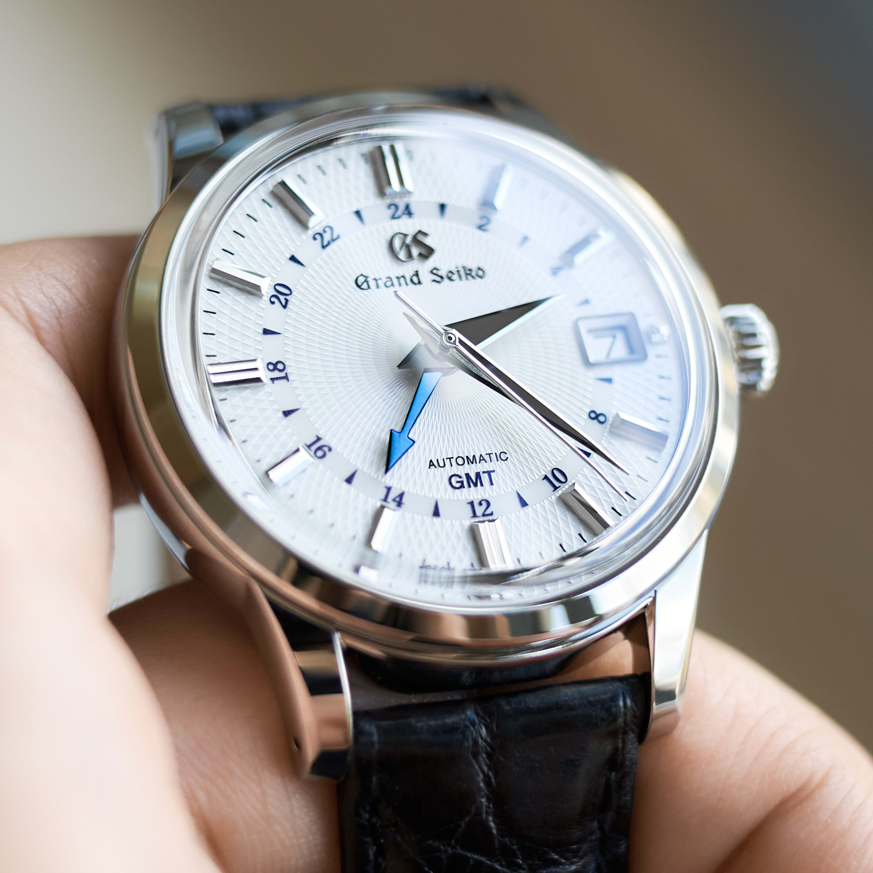 Elegance GMT "Snowdrop" Steel White Dial 39mm Product Image