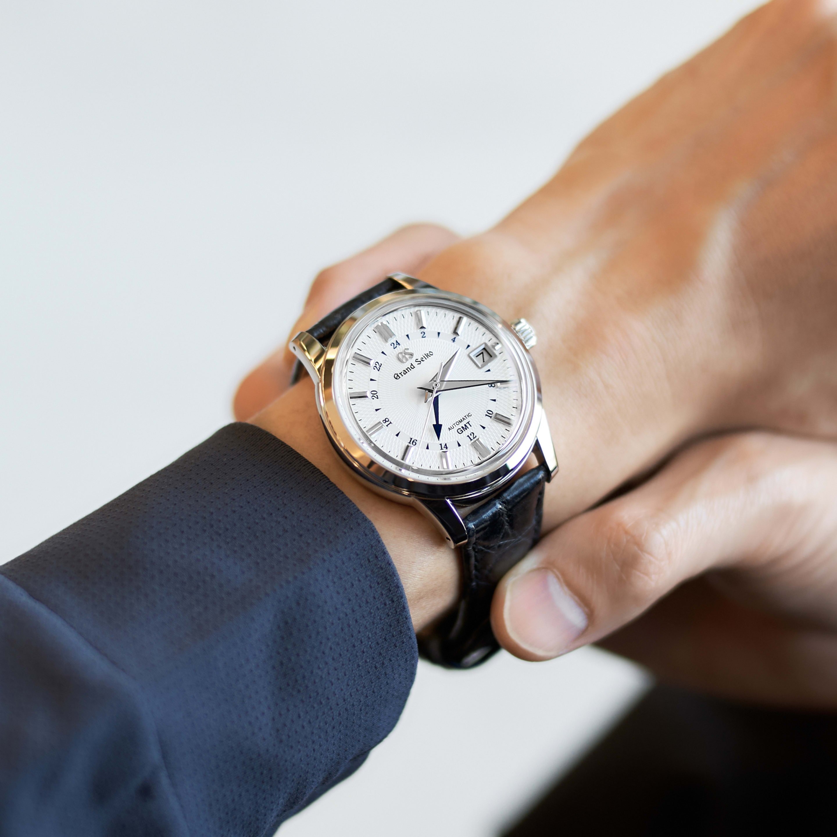Elegance GMT "Snowdrop" Steel White Dial 39mm Product Image