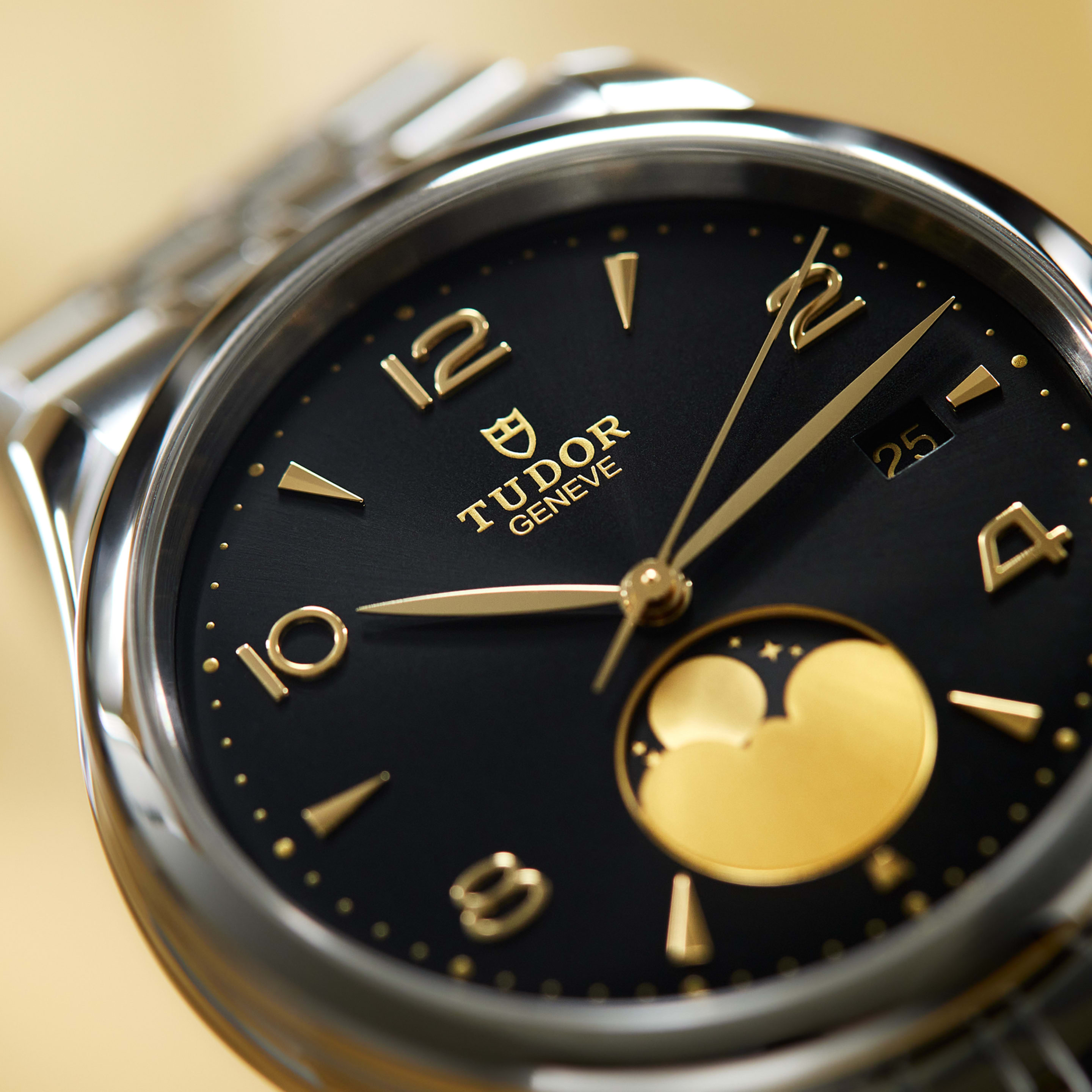 1926 Luna Steel Black Dial 39mm Product Image