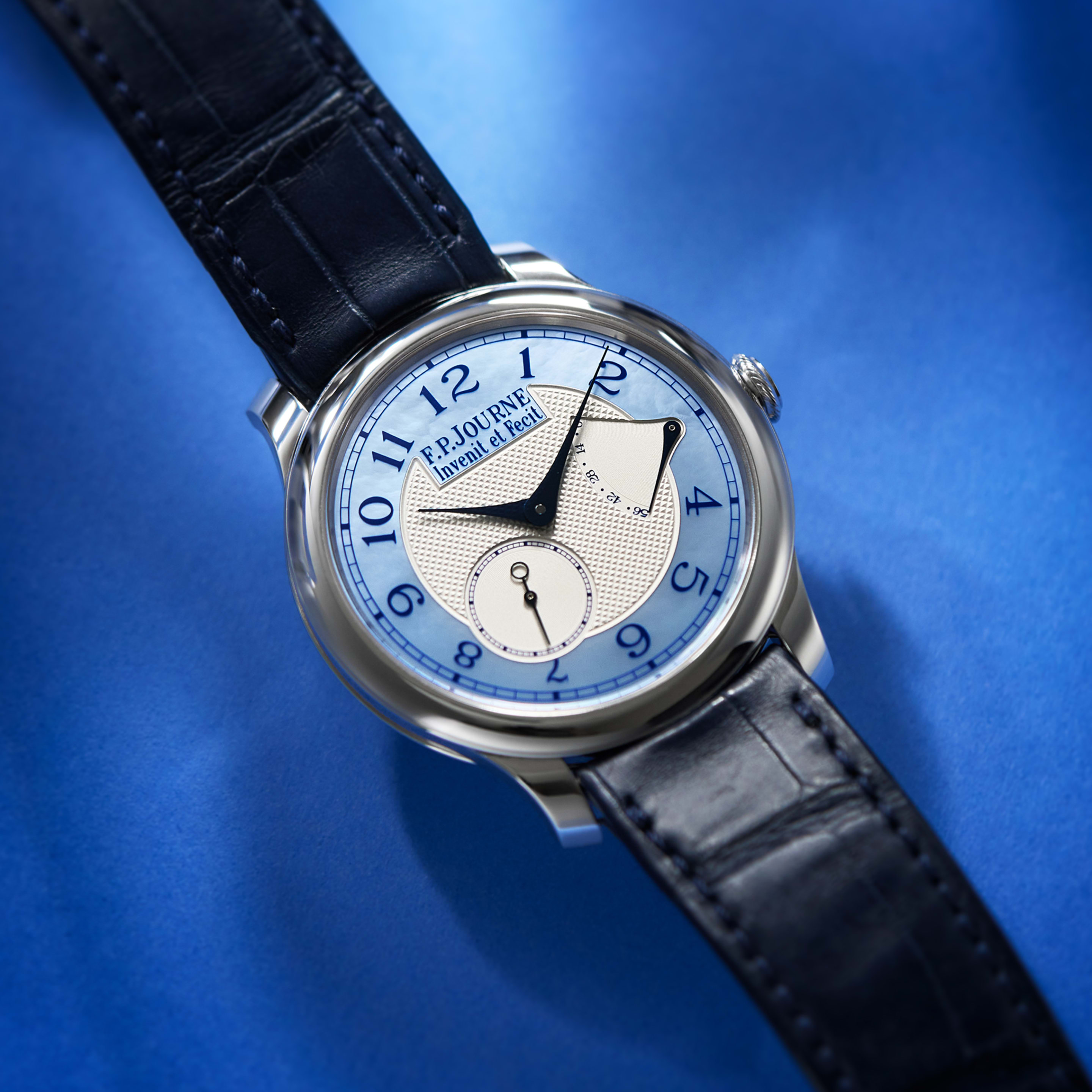 F.P. Journe Chronomètre Souverain Nacre Platinum Blue Mother of