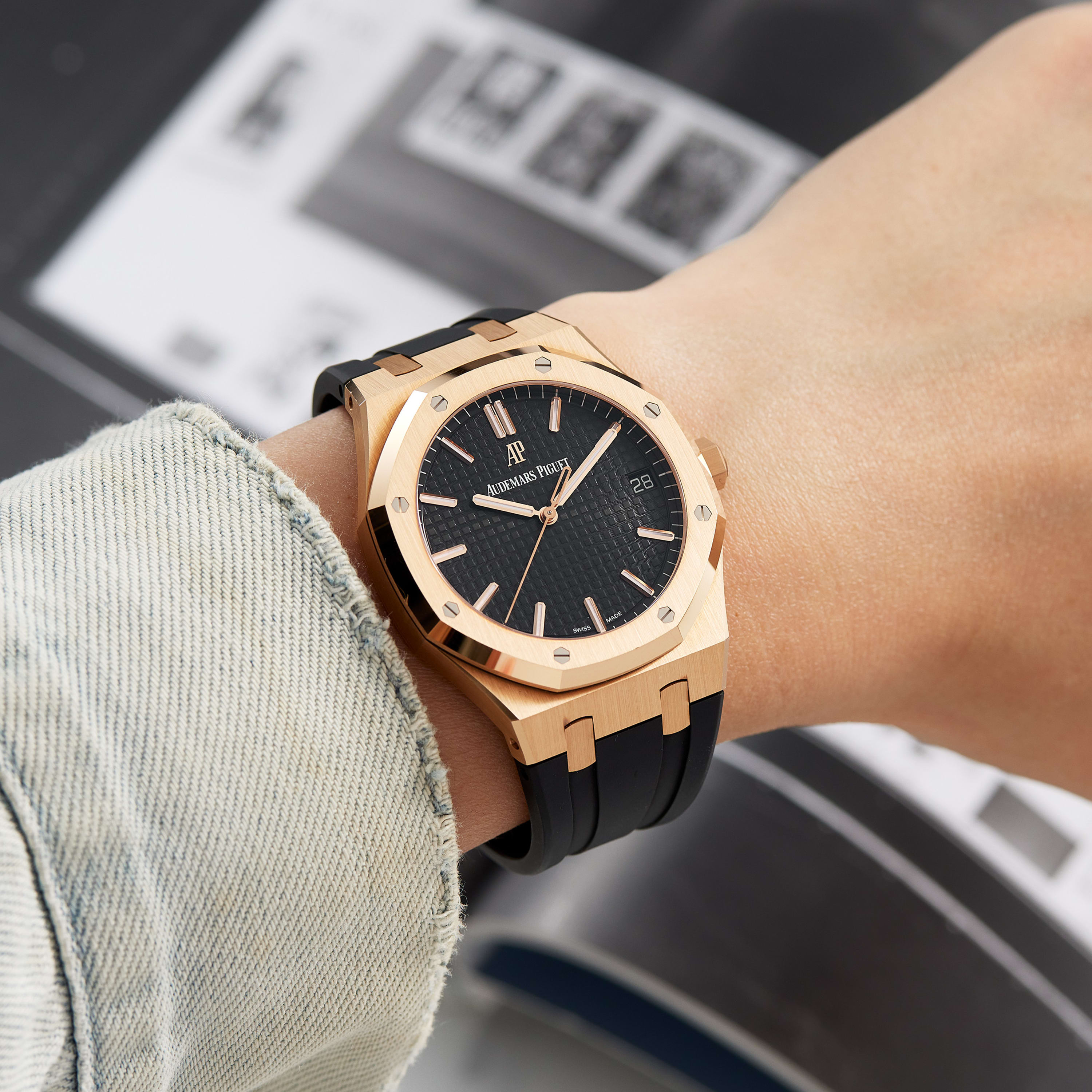 Audemars Piguet Royal Oak Selfwinding Rose Gold Black Dial 41mm