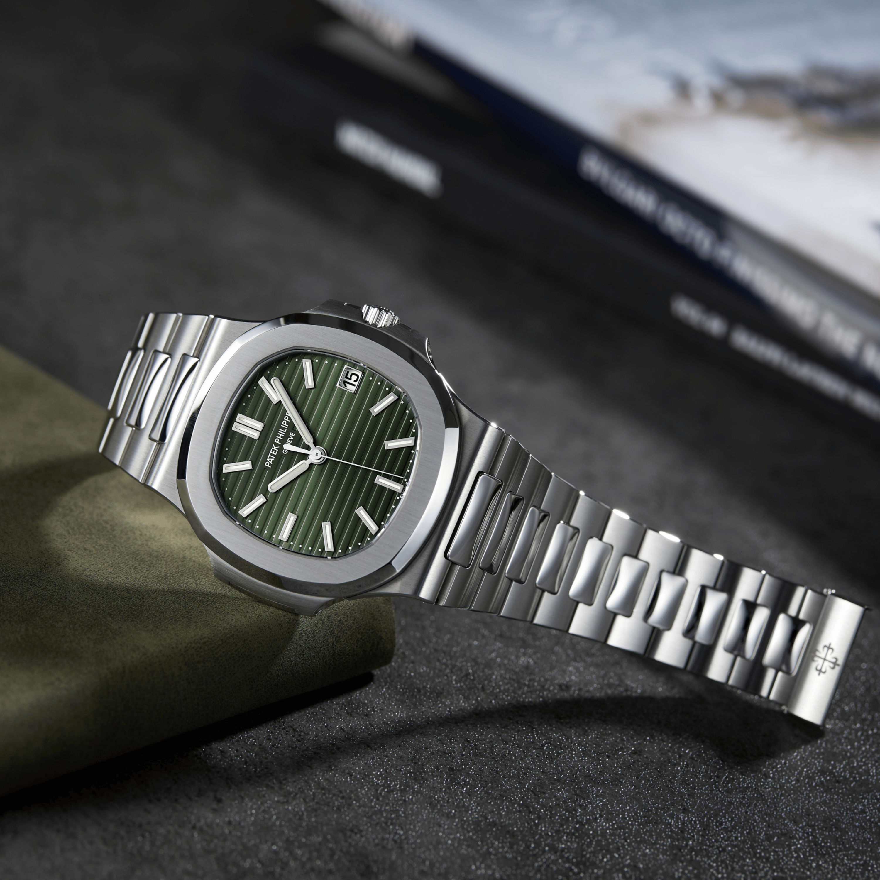 Patek Philippe Nautilus Steel Green Dial 40mm 5711/1A-014 Make